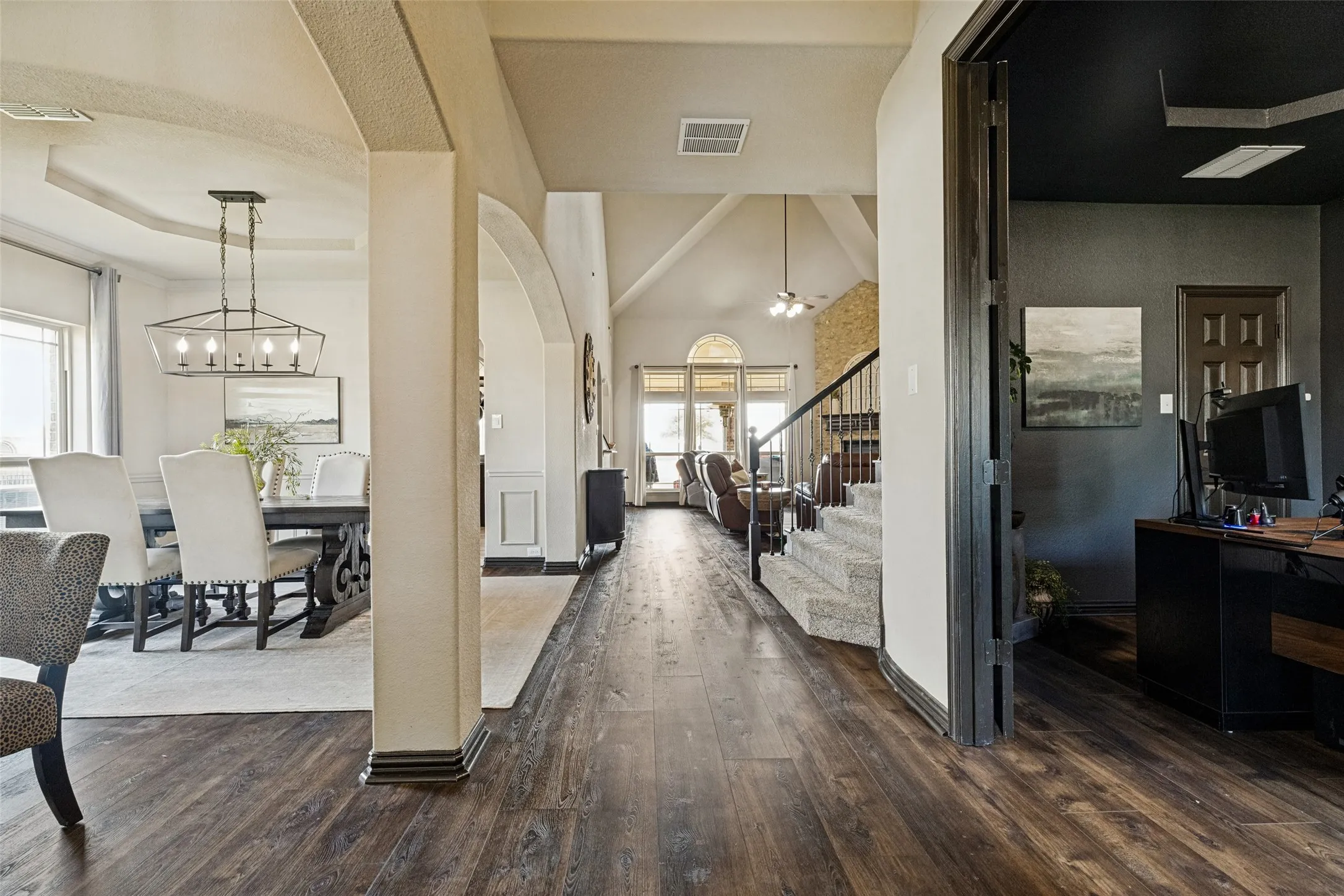Single Family Residence For Sale in Denton County , 195 Las Colinas Trail, Cross Roads, Texas 76227, 5 Bedroom, 4 Bathroom, 3 Garage spaces, 4,237 Sqft, built in 2014, mls#21397157, Real Estate Agent in Cross Roads, Homes For Sale in Denton county, Homes For Sale in Cross Roads, Realtor in Cross Roads Texas, Real Estate Brokerage Independent Realty Texas, Luminita Cordes Realtor