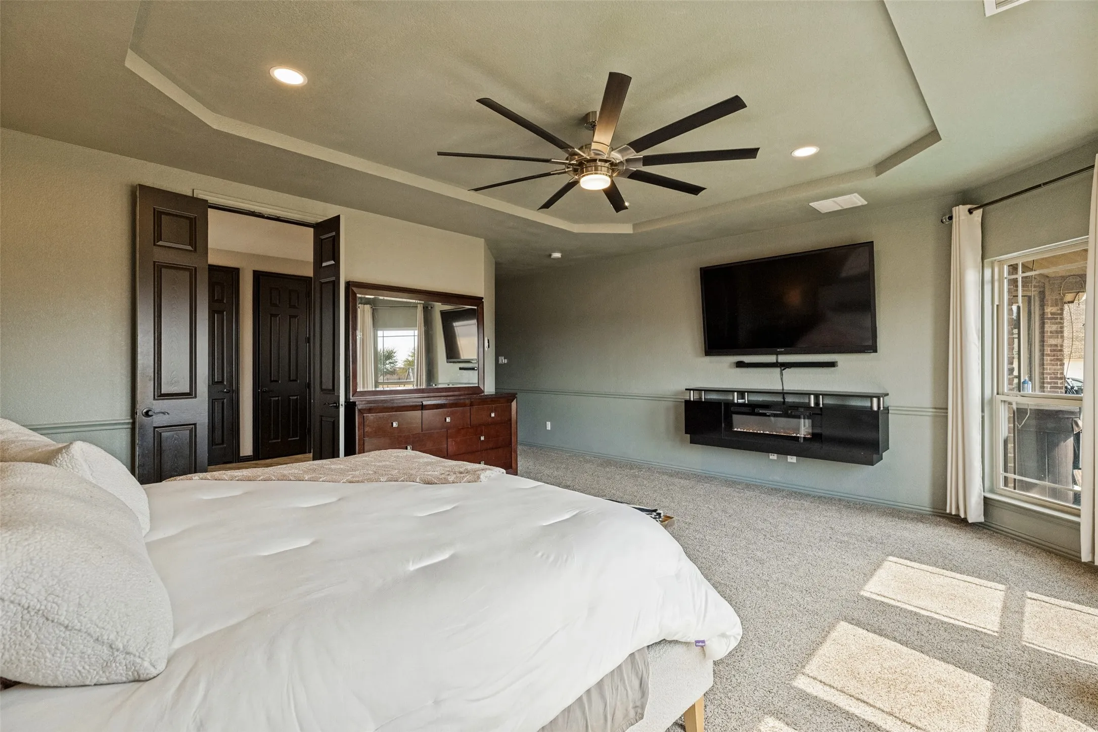 Single Family Residence For Sale in Denton County , 195 Las Colinas Trail, Cross Roads, Texas 76227, 5 Bedroom, 4 Bathroom, 3 Garage spaces, 4,237 Sqft, built in 2014, mls#21397157, Real Estate Agent in Cross Roads, Homes For Sale in Denton county, Homes For Sale in Cross Roads, Realtor in Cross Roads Texas, Real Estate Brokerage Independent Realty Texas, Luminita Cordes Realtor