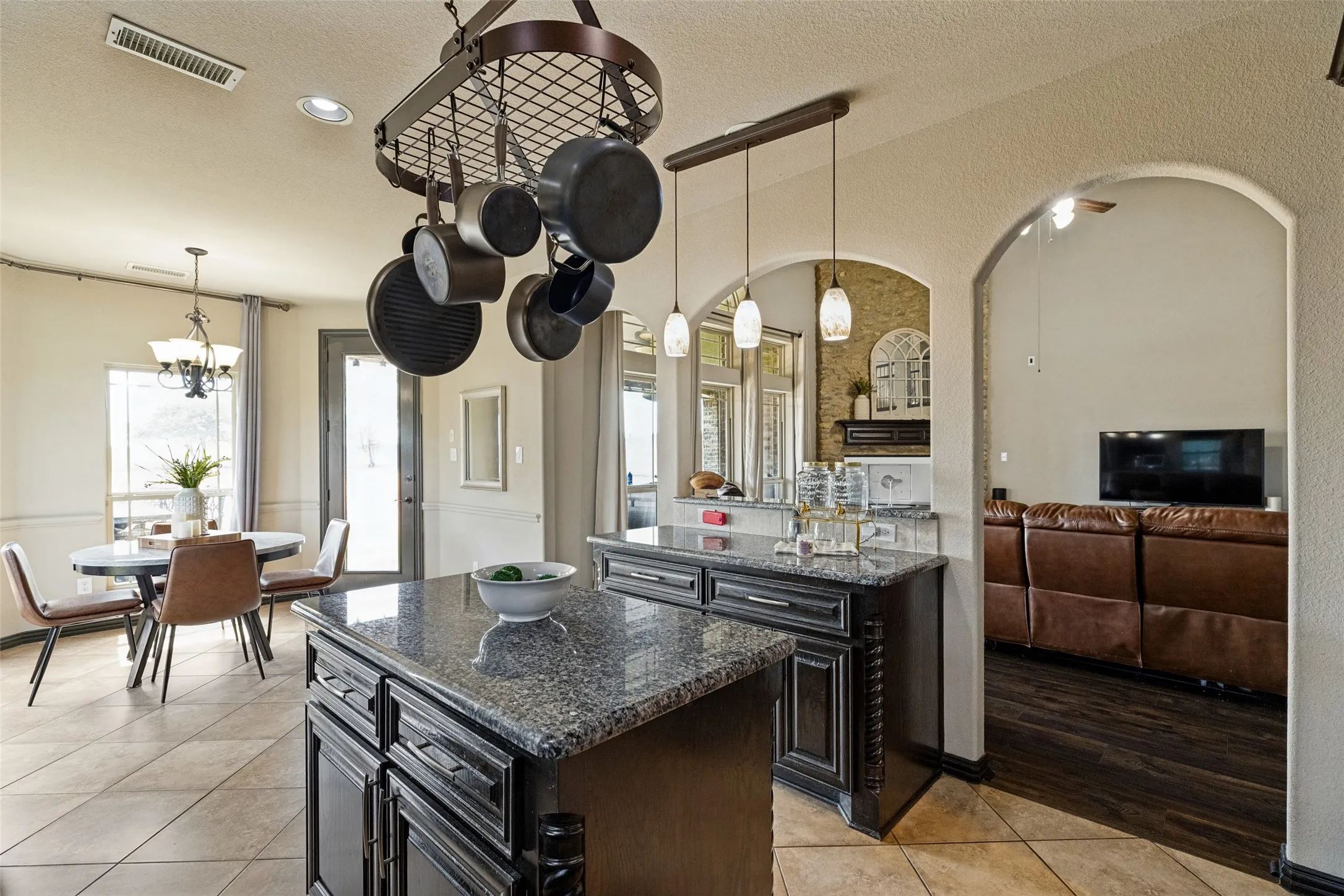 Single Family Residence For Sale in Denton County , 195 Las Colinas Trail, Cross Roads, Texas 76227, 5 Bedroom, 4 Bathroom, 3 Garage spaces, 4,237 Sqft, built in 2014, mls#21397157, Real Estate Agent in Cross Roads, Homes For Sale in Denton county, Homes For Sale in Cross Roads, Realtor in Cross Roads Texas, Real Estate Brokerage Independent Realty Texas, Luminita Cordes Realtor