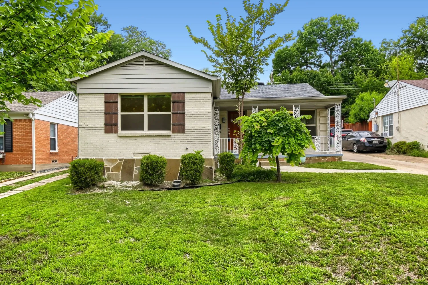 Single Family Residence For Rent in Dallas County , 6915 E Grand Avenue, Dallas, Texas 75223, 3 Bedroom, 3 Bathroom, 1 Garage spaces, 1,885 Sqft, built in 1947, mls#21397222, Real Estate Agent in Dallas, Homes For Rent in Dallas county, Homes For Rent in Dallas, Realtor in Dallas Texas, Real Estate Brokerage Independent Realty Texas, Luminita Cordes Realtor