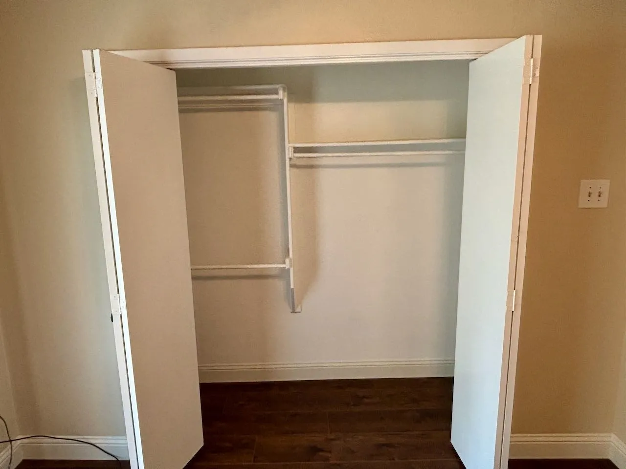 Duplex For Rent in Denton County , 534 Prairie Dell Street, Lewisville, Texas 75067, 2 Bedroom, 1 Bathroom, Garage spaces, 1,127 Sqft, built in 1983, mls#21397010, Real Estate Agent in Lewisville, Homes For Rent in Denton county, Homes For Rent in Lewisville, Realtor in Lewisville Texas, Real Estate Brokerage Independent Realty Texas, Luminita Cordes Realtor