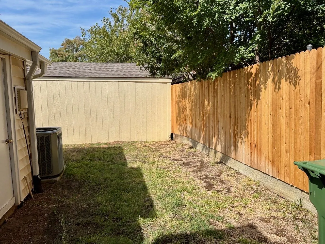 Duplex For Rent in Denton County , 534 Prairie Dell Street, Lewisville, Texas 75067, 2 Bedroom, 1 Bathroom, Garage spaces, 1,127 Sqft, built in 1983, mls#21397010, Real Estate Agent in Lewisville, Homes For Rent in Denton county, Homes For Rent in Lewisville, Realtor in Lewisville Texas, Real Estate Brokerage Independent Realty Texas, Luminita Cordes Realtor