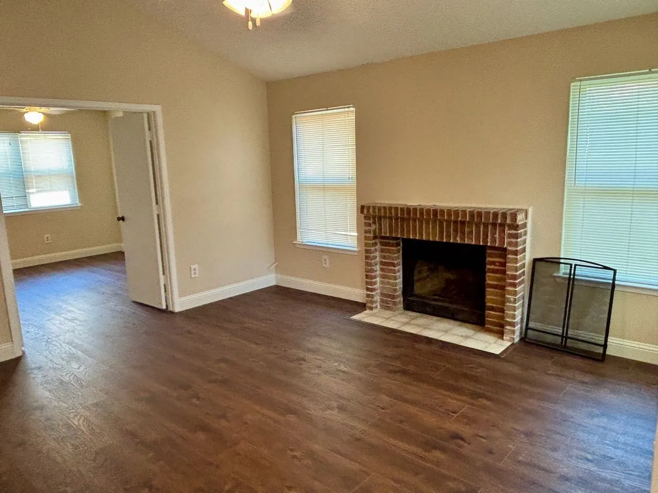Duplex For Rent in Denton County , 534 Prairie Dell Street, Lewisville, Texas 75067, 2 Bedroom, 1 Bathroom, Garage spaces, 1,127 Sqft, built in 1983, mls#21397010, Real Estate Agent in Lewisville, Homes For Rent in Denton county, Homes For Rent in Lewisville, Realtor in Lewisville Texas, Real Estate Brokerage Independent Realty Texas, Luminita Cordes Realtor