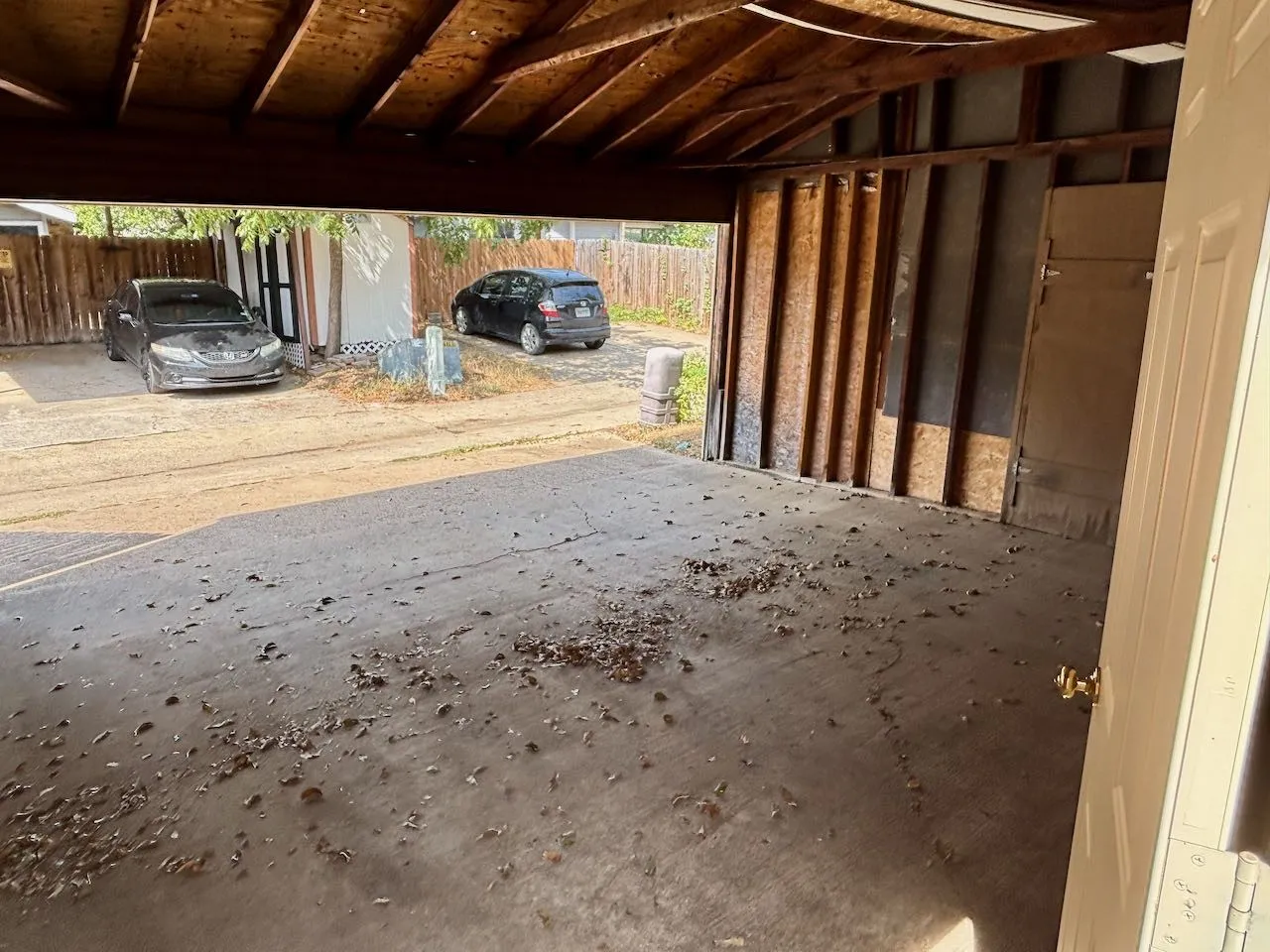 Duplex For Rent in Denton County , 534 Prairie Dell Street, Lewisville, Texas 75067, 2 Bedroom, 1 Bathroom, Garage spaces, 1,127 Sqft, built in 1983, mls#21397010, Real Estate Agent in Lewisville, Homes For Rent in Denton county, Homes For Rent in Lewisville, Realtor in Lewisville Texas, Real Estate Brokerage Independent Realty Texas, Luminita Cordes Realtor