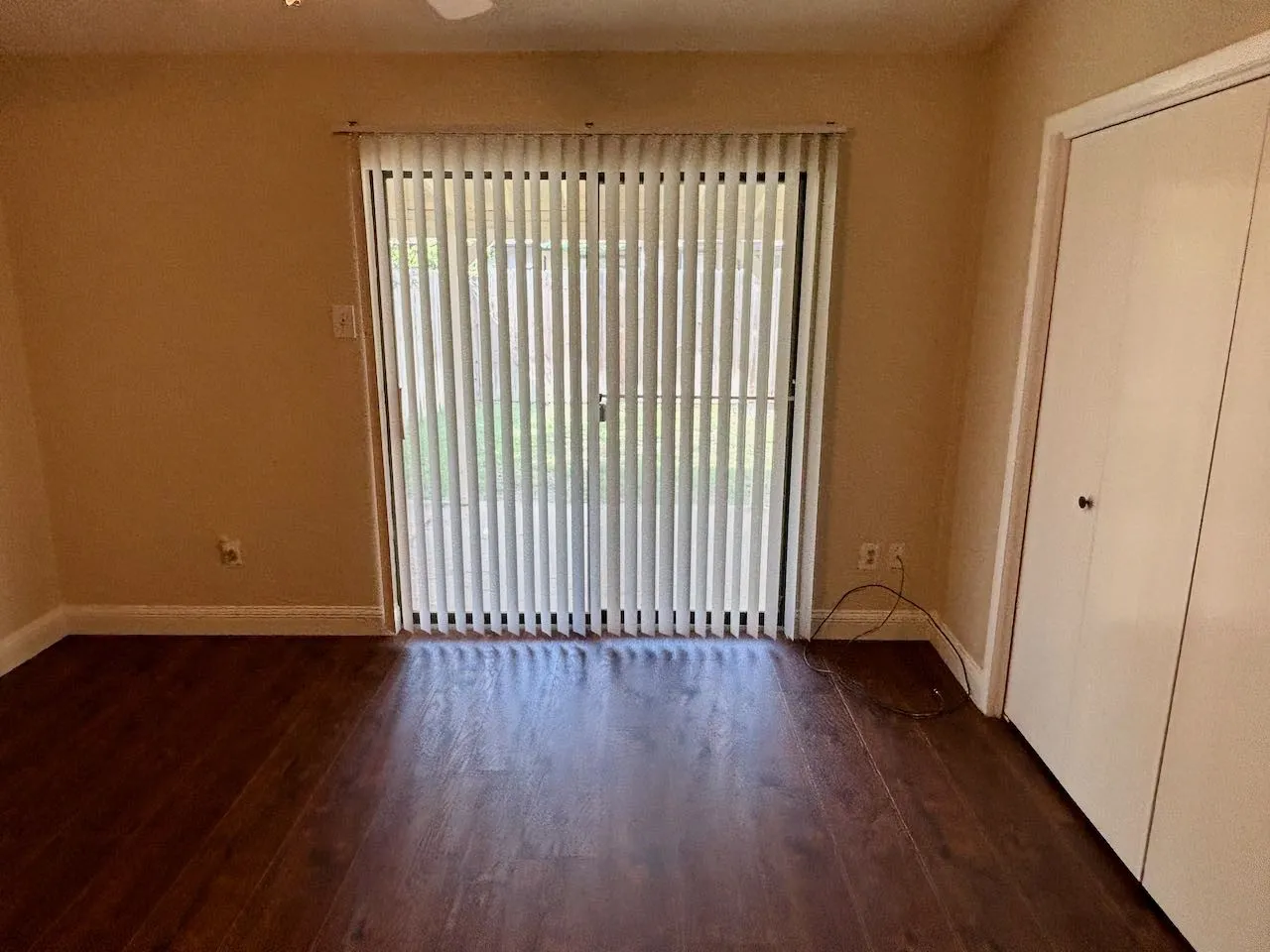 Duplex For Rent in Denton County , 534 Prairie Dell Street, Lewisville, Texas 75067, 2 Bedroom, 1 Bathroom, Garage spaces, 1,127 Sqft, built in 1983, mls#21397010, Real Estate Agent in Lewisville, Homes For Rent in Denton county, Homes For Rent in Lewisville, Realtor in Lewisville Texas, Real Estate Brokerage Independent Realty Texas, Luminita Cordes Realtor