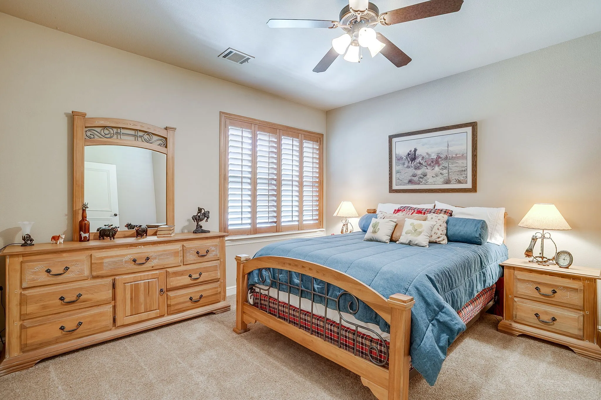 Single Family Residence For Sale in Tarrant County , 6251 Paper Shell Way, Fort Worth, Texas 76179, 5 Bedroom, 4 Bathroom, 3 Garage spaces, 4,357 Sqft, built in 2007, mls#21395305, Real Estate Agent in Fort Worth, Homes For Sale in Tarrant county, Homes For Sale in Fort Worth, Realtor in Fort Worth Texas, Real Estate Brokerage Independent Realty Texas, Luminita Cordes Realtor