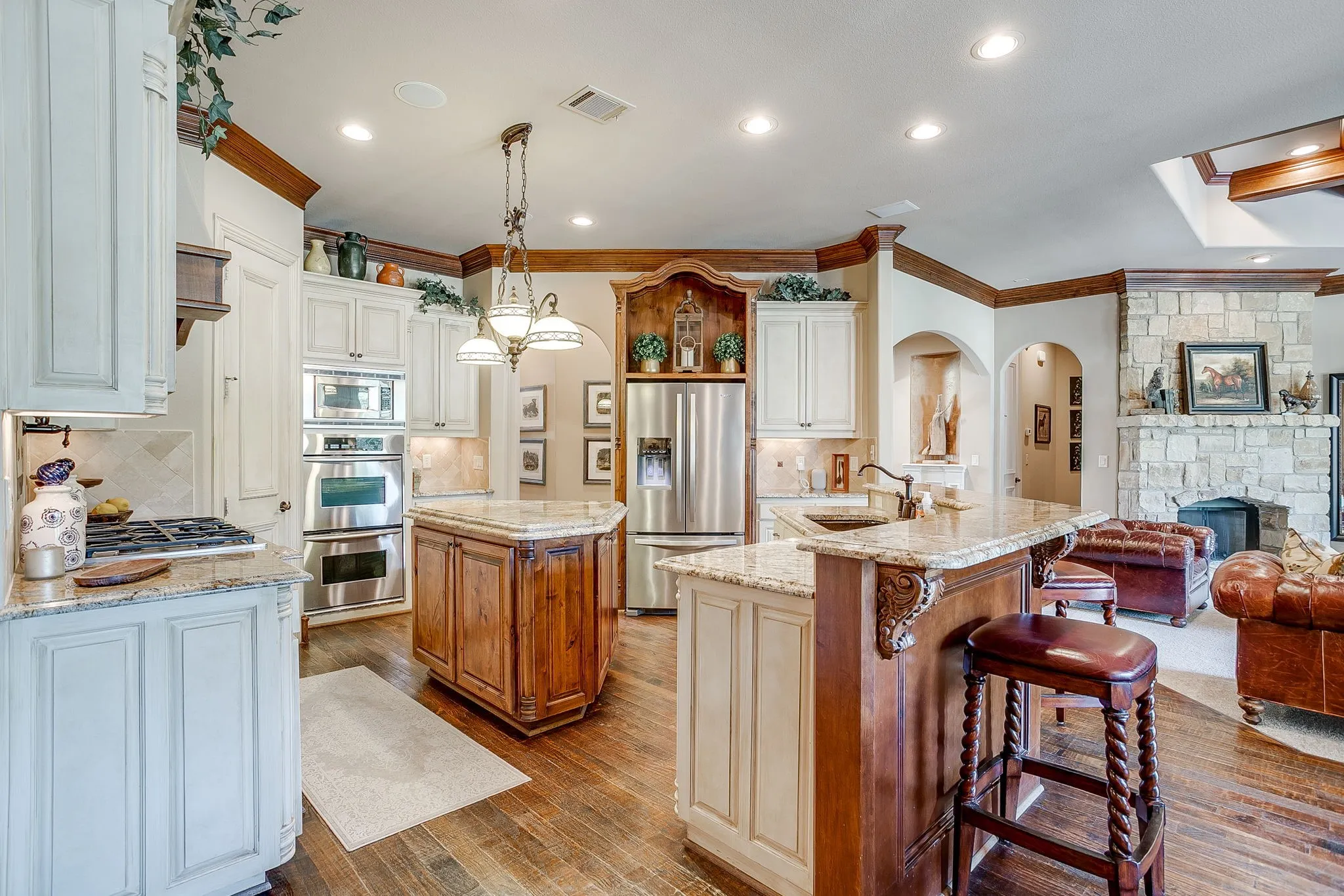 Single Family Residence For Sale in Tarrant County , 6251 Paper Shell Way, Fort Worth, Texas 76179, 5 Bedroom, 4 Bathroom, 3 Garage spaces, 4,357 Sqft, built in 2007, mls#21395305, Real Estate Agent in Fort Worth, Homes For Sale in Tarrant county, Homes For Sale in Fort Worth, Realtor in Fort Worth Texas, Real Estate Brokerage Independent Realty Texas, Luminita Cordes Realtor