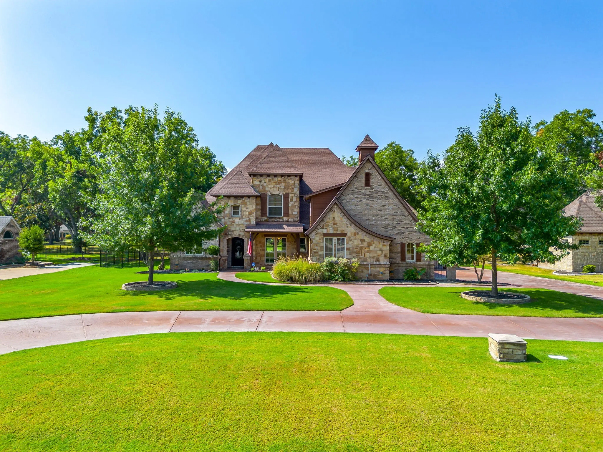 Single Family Residence For Sale in Tarrant County , 6251 Paper Shell Way, Fort Worth, Texas 76179, 5 Bedroom, 4 Bathroom, 3 Garage spaces, 4,357 Sqft, built in 2007, mls#21395305, Real Estate Agent in Fort Worth, Homes For Sale in Tarrant county, Homes For Sale in Fort Worth, Realtor in Fort Worth Texas, Real Estate Brokerage Independent Realty Texas, Luminita Cordes Realtor