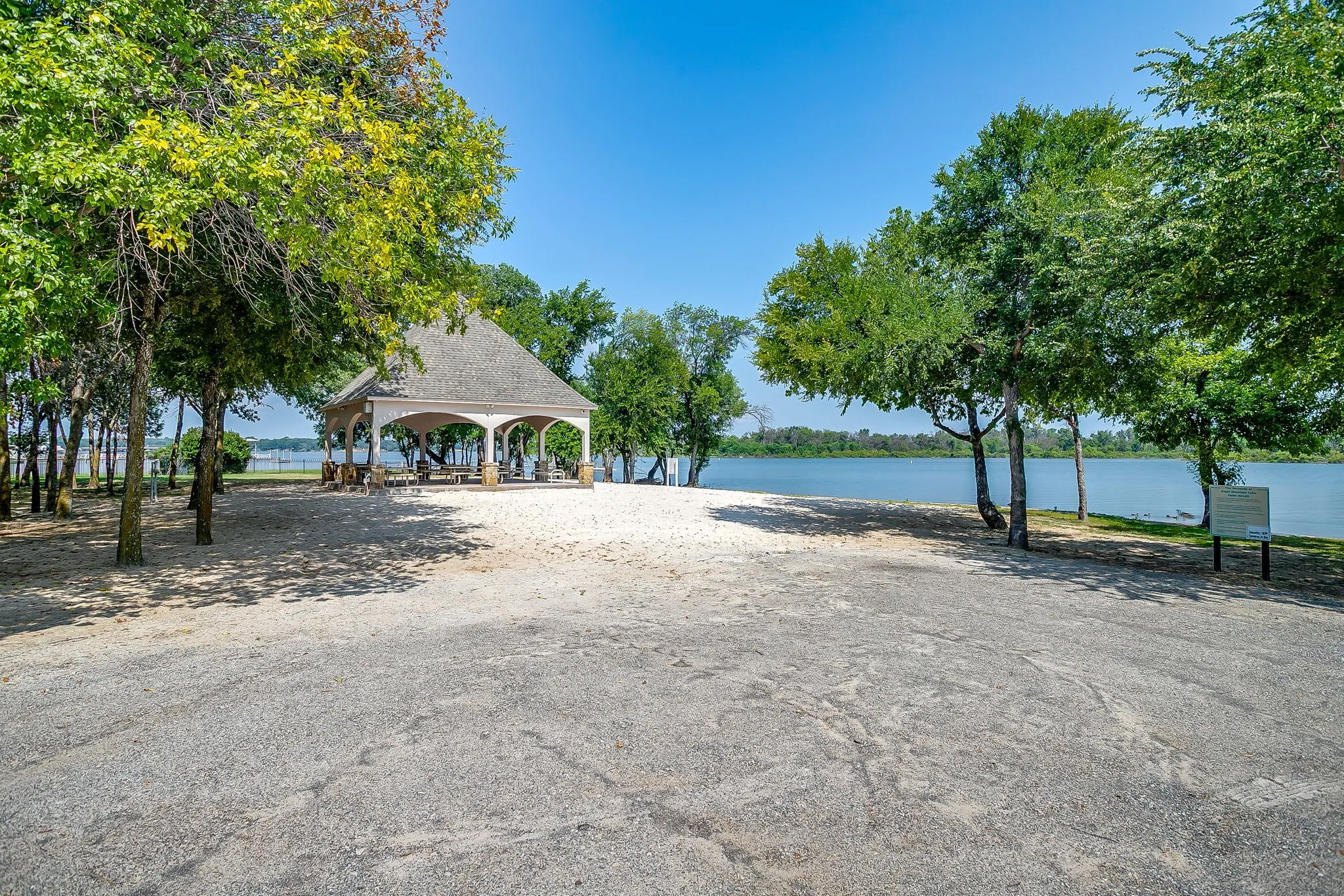 Single Family Residence For Sale in Tarrant County , 6251 Paper Shell Way, Fort Worth, Texas 76179, 5 Bedroom, 4 Bathroom, 3 Garage spaces, 4,357 Sqft, built in 2007, mls#21395305, Real Estate Agent in Fort Worth, Homes For Sale in Tarrant county, Homes For Sale in Fort Worth, Realtor in Fort Worth Texas, Real Estate Brokerage Independent Realty Texas, Luminita Cordes Realtor