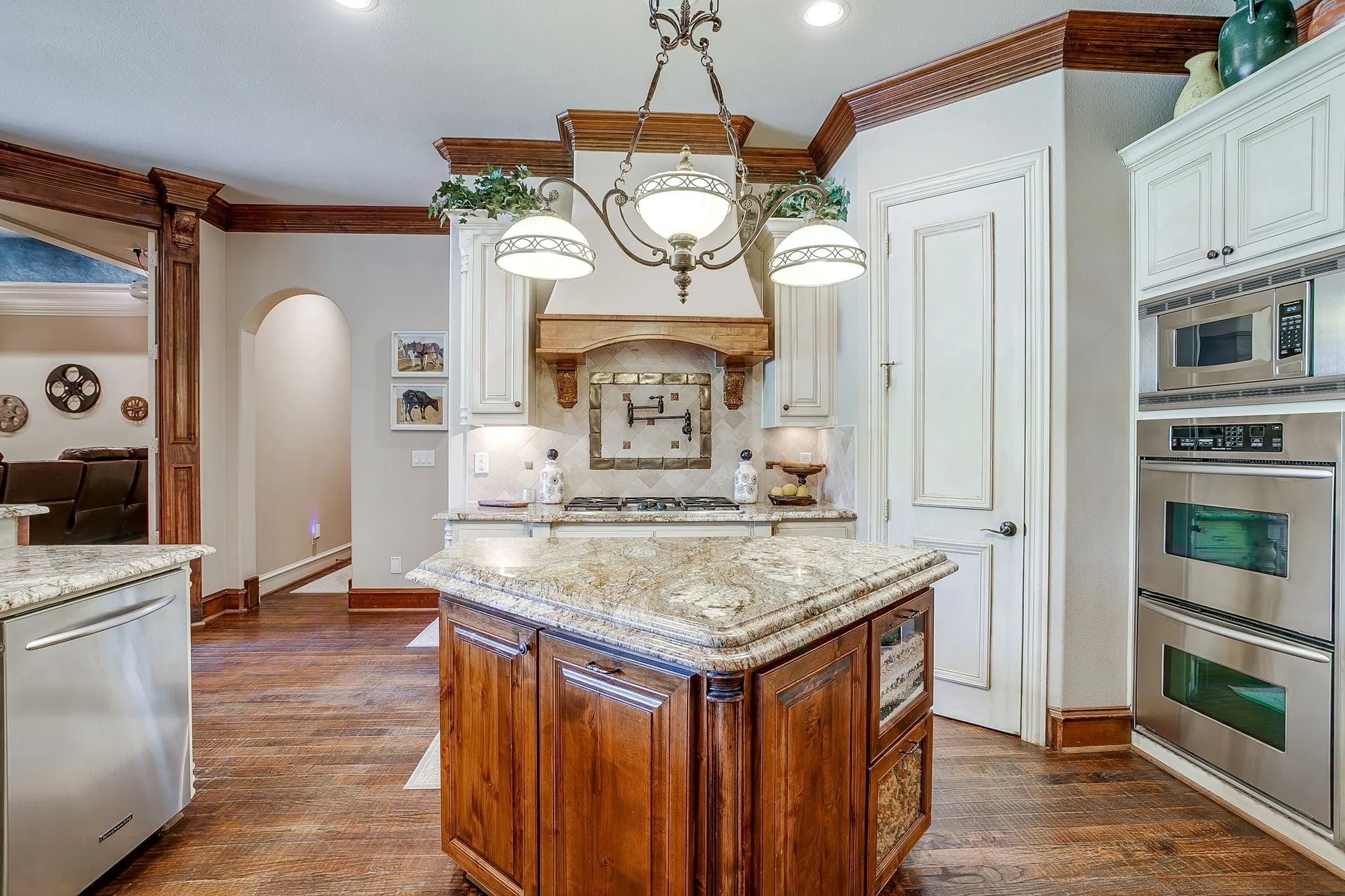 Single Family Residence For Sale in Tarrant County , 6251 Paper Shell Way, Fort Worth, Texas 76179, 5 Bedroom, 4 Bathroom, 3 Garage spaces, 4,357 Sqft, built in 2007, mls#21395305, Real Estate Agent in Fort Worth, Homes For Sale in Tarrant county, Homes For Sale in Fort Worth, Realtor in Fort Worth Texas, Real Estate Brokerage Independent Realty Texas, Luminita Cordes Realtor