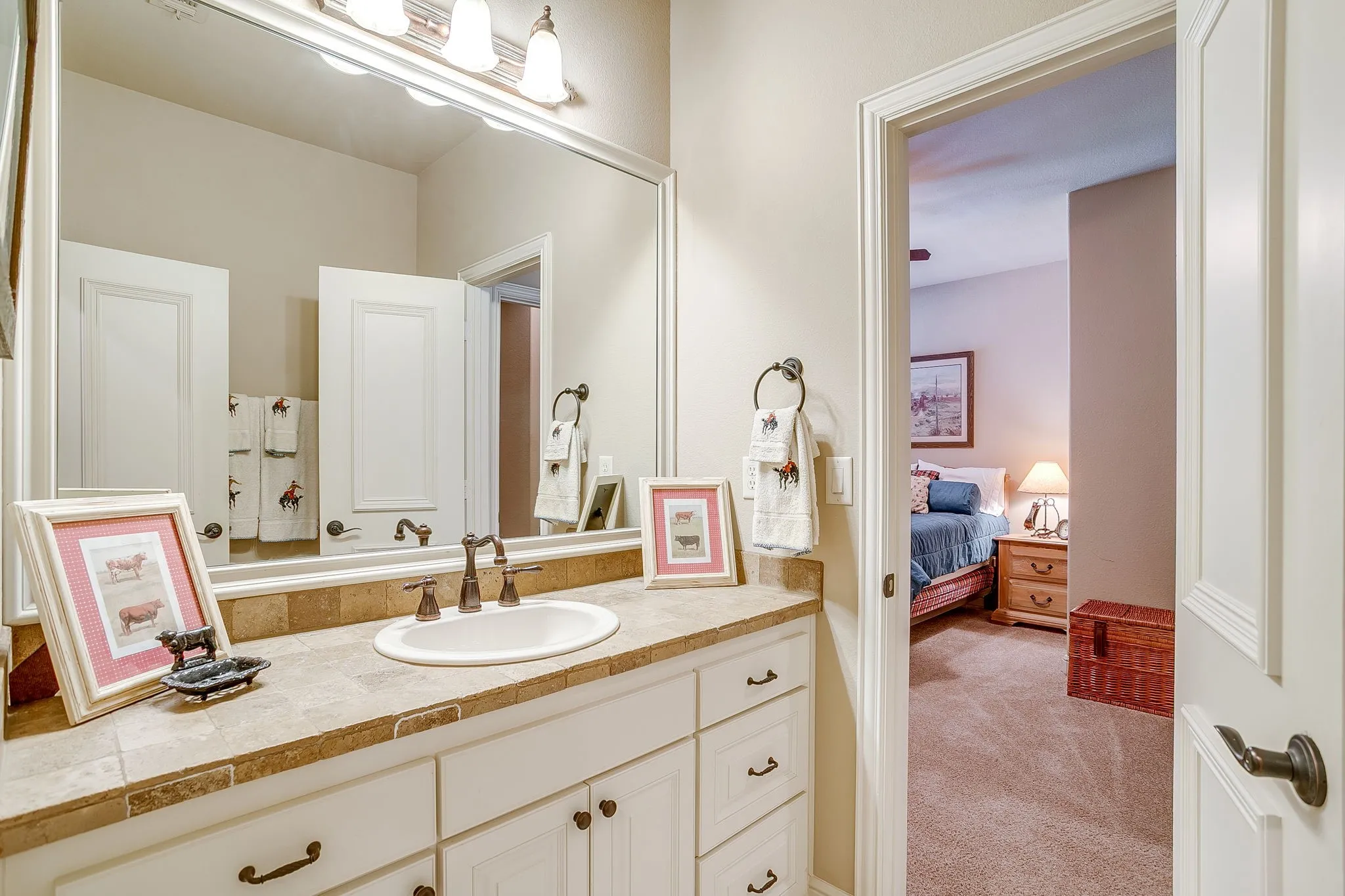 Single Family Residence For Sale in Tarrant County , 6251 Paper Shell Way, Fort Worth, Texas 76179, 5 Bedroom, 4 Bathroom, 3 Garage spaces, 4,357 Sqft, built in 2007, mls#21395305, Real Estate Agent in Fort Worth, Homes For Sale in Tarrant county, Homes For Sale in Fort Worth, Realtor in Fort Worth Texas, Real Estate Brokerage Independent Realty Texas, Luminita Cordes Realtor