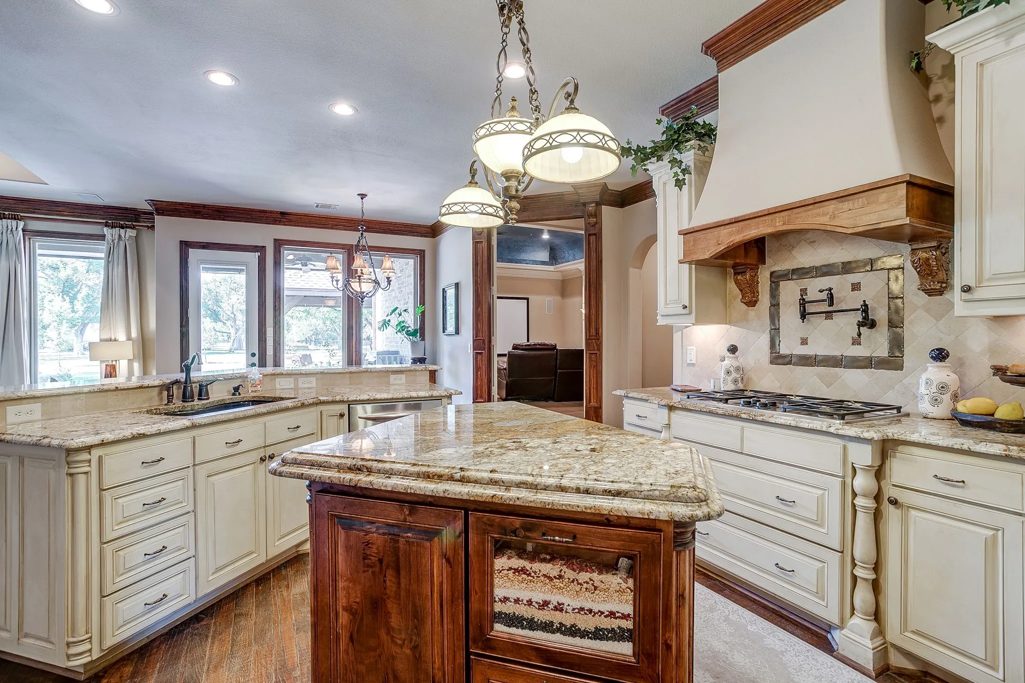 Single Family Residence For Sale in Tarrant County , 6251 Paper Shell Way, Fort Worth, Texas 76179, 5 Bedroom, 4 Bathroom, 3 Garage spaces, 4,357 Sqft, built in 2007, mls#21395305, Real Estate Agent in Fort Worth, Homes For Sale in Tarrant county, Homes For Sale in Fort Worth, Realtor in Fort Worth Texas, Real Estate Brokerage Independent Realty Texas, Luminita Cordes Realtor