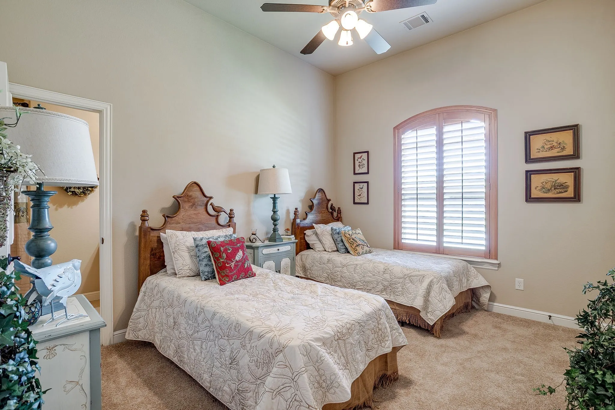 Single Family Residence For Sale in Tarrant County , 6251 Paper Shell Way, Fort Worth, Texas 76179, 5 Bedroom, 4 Bathroom, 3 Garage spaces, 4,357 Sqft, built in 2007, mls#21395305, Real Estate Agent in Fort Worth, Homes For Sale in Tarrant county, Homes For Sale in Fort Worth, Realtor in Fort Worth Texas, Real Estate Brokerage Independent Realty Texas, Luminita Cordes Realtor