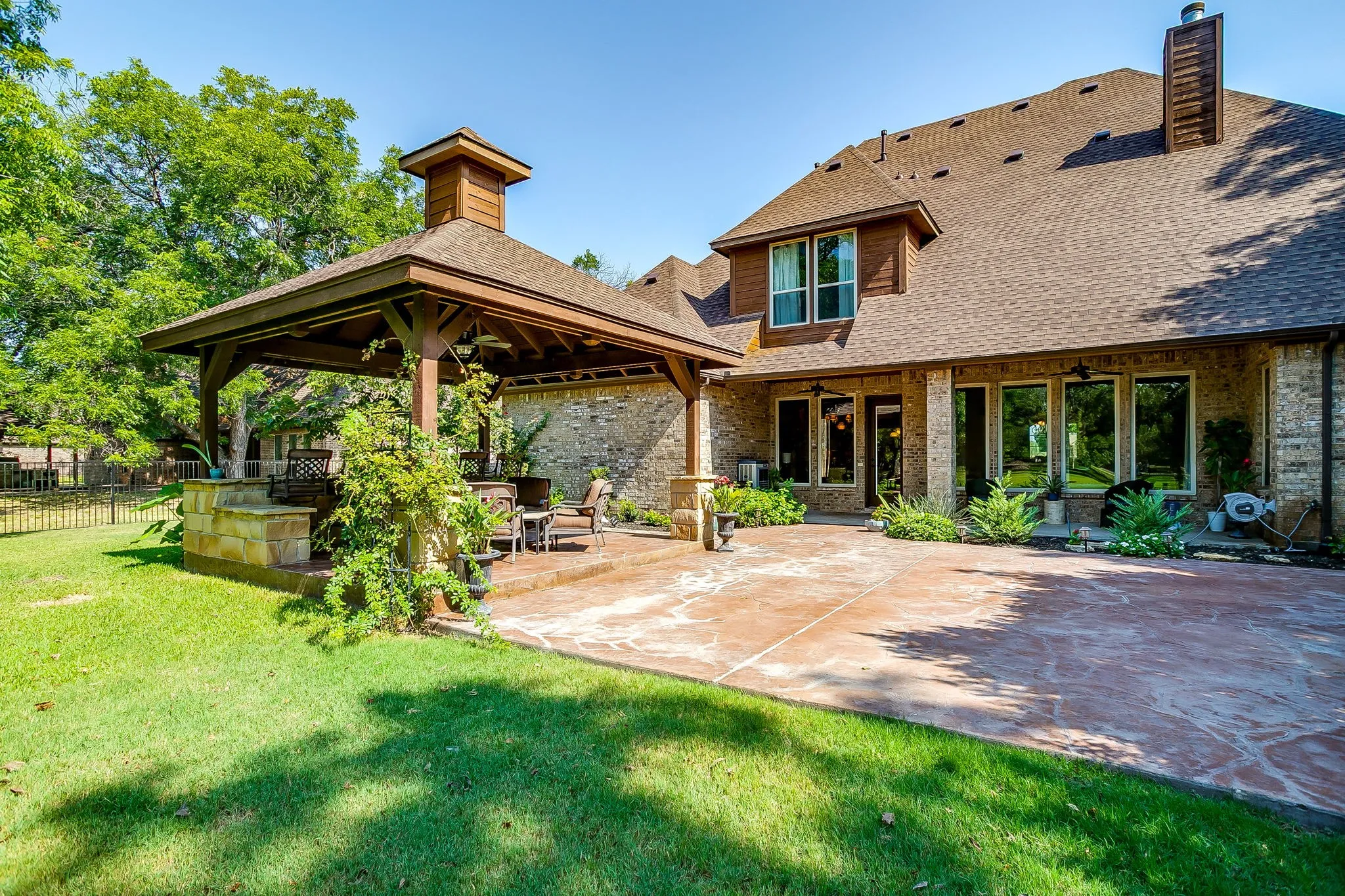 Single Family Residence For Sale in Tarrant County , 6251 Paper Shell Way, Fort Worth, Texas 76179, 5 Bedroom, 4 Bathroom, 3 Garage spaces, 4,357 Sqft, built in 2007, mls#21395305, Real Estate Agent in Fort Worth, Homes For Sale in Tarrant county, Homes For Sale in Fort Worth, Realtor in Fort Worth Texas, Real Estate Brokerage Independent Realty Texas, Luminita Cordes Realtor