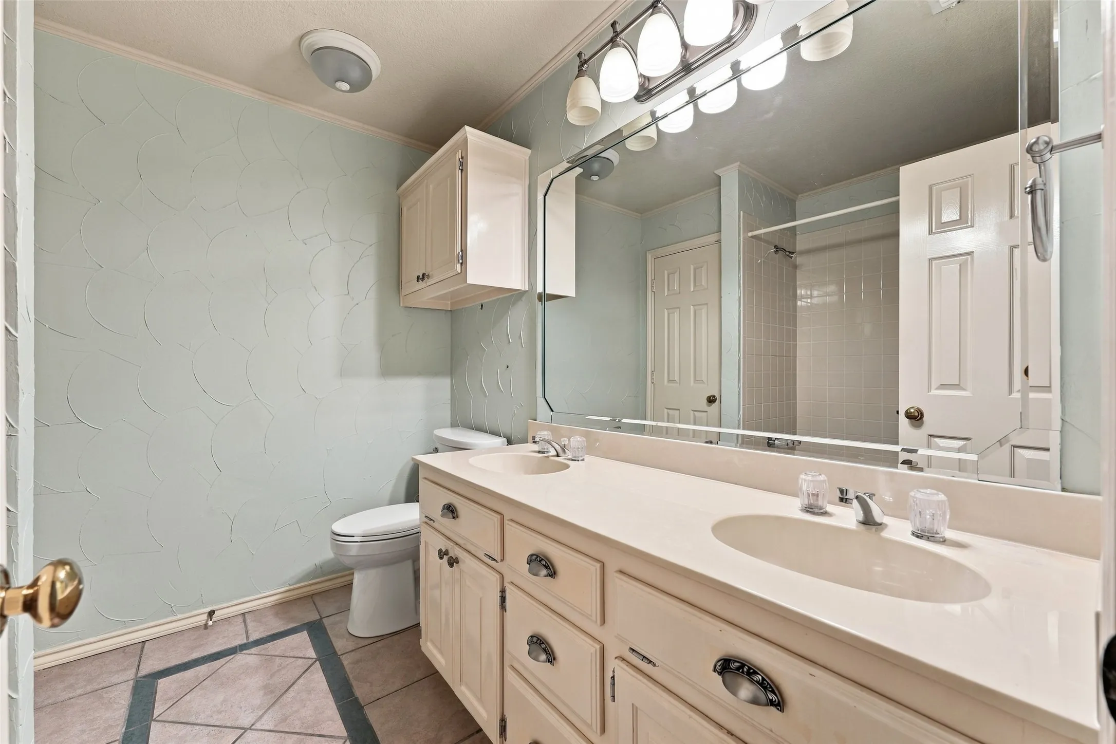 Single Family Residence For Sale in Dallas County , 1525 Nettleton Drive, De Soto, Texas 75115, 3 Bedroom, 3 Bathroom, 2 Garage spaces, 2,336 Sqft, built in 1987, mls#21396947, Real Estate Agent in De Soto, Homes For Sale in Dallas county, Homes For Sale in De Soto, Realtor in De Soto Texas, Real Estate Brokerage Independent Realty Texas, Luminita Cordes Realtor