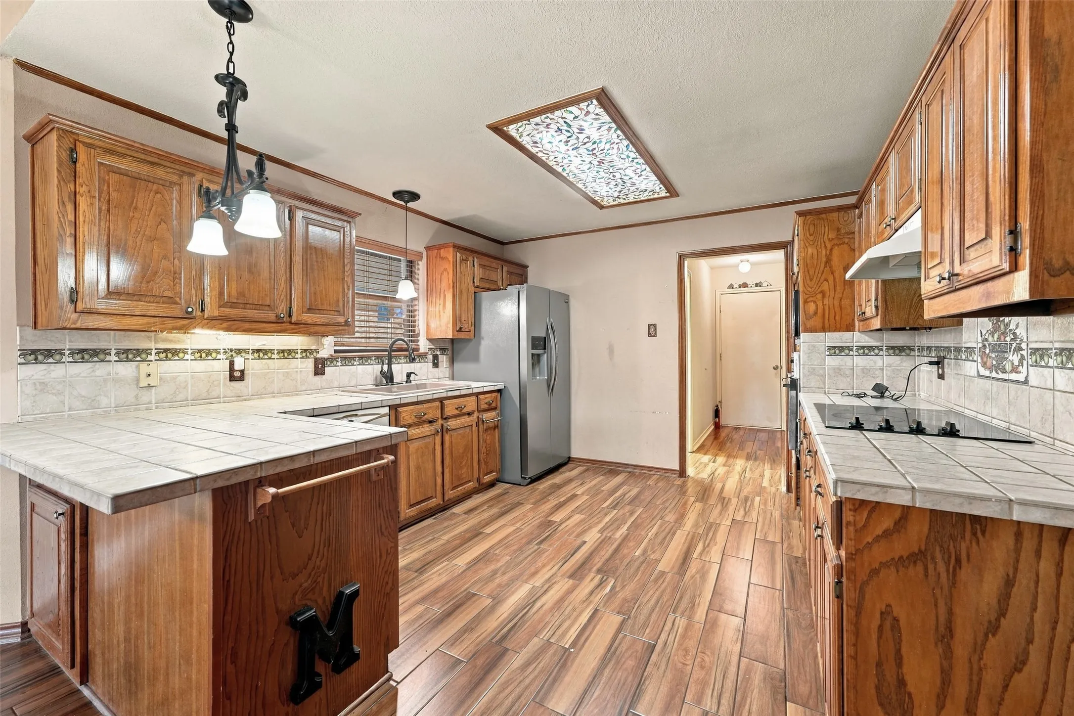 Single Family Residence For Sale in Dallas County , 1525 Nettleton Drive, De Soto, Texas 75115, 3 Bedroom, 3 Bathroom, 2 Garage spaces, 2,336 Sqft, built in 1987, mls#21396947, Real Estate Agent in De Soto, Homes For Sale in Dallas county, Homes For Sale in De Soto, Realtor in De Soto Texas, Real Estate Brokerage Independent Realty Texas, Luminita Cordes Realtor