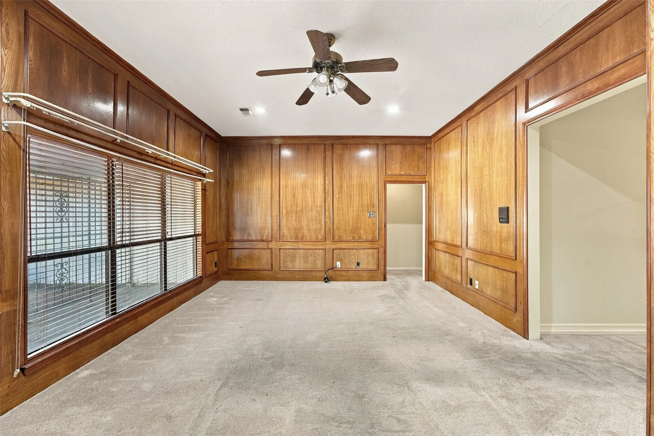 Single Family Residence For Sale in Dallas County , 1525 Nettleton Drive, De Soto, Texas 75115, 3 Bedroom, 3 Bathroom, 2 Garage spaces, 2,336 Sqft, built in 1987, mls#21396947, Real Estate Agent in De Soto, Homes For Sale in Dallas county, Homes For Sale in De Soto, Realtor in De Soto Texas, Real Estate Brokerage Independent Realty Texas, Luminita Cordes Realtor