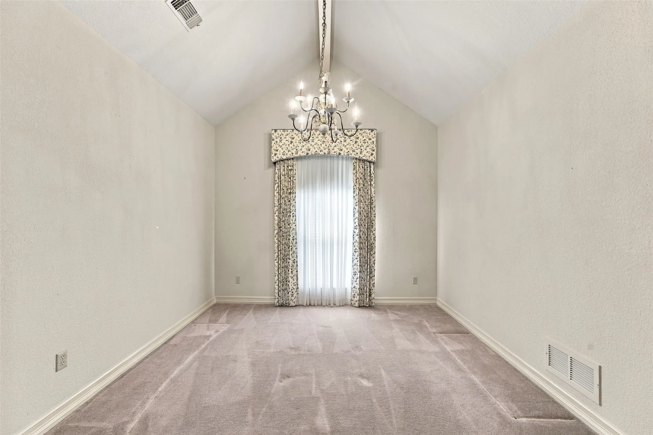 Single Family Residence For Sale in Dallas County , 1525 Nettleton Drive, De Soto, Texas 75115, 3 Bedroom, 3 Bathroom, 2 Garage spaces, 2,336 Sqft, built in 1987, mls#21396947, Real Estate Agent in De Soto, Homes For Sale in Dallas county, Homes For Sale in De Soto, Realtor in De Soto Texas, Real Estate Brokerage Independent Realty Texas, Luminita Cordes Realtor