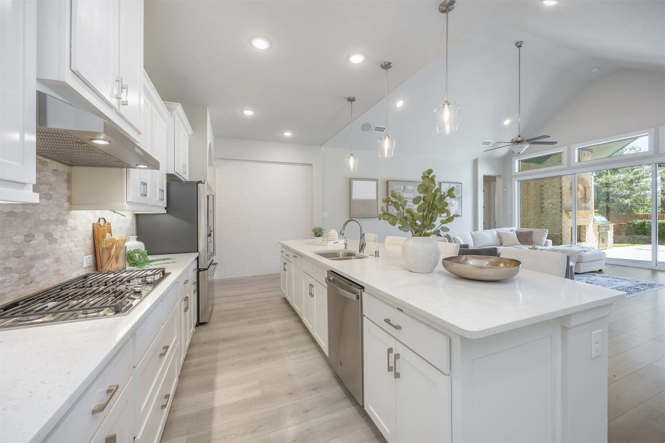 Single Family Residence For Rent in Denton County , 15688 Tea Tree Road, Frisco, Texas 75033, 5 Bedroom, 4 Bathroom, 2 Garage spaces, 3,470 Sqft, built in 2020, mls#21397225, Real Estate Agent in Frisco, Homes For Rent in Denton county, Homes For Rent in Frisco, Realtor in Frisco Texas, Real Estate Brokerage Independent Realty Texas, Luminita Cordes Realtor