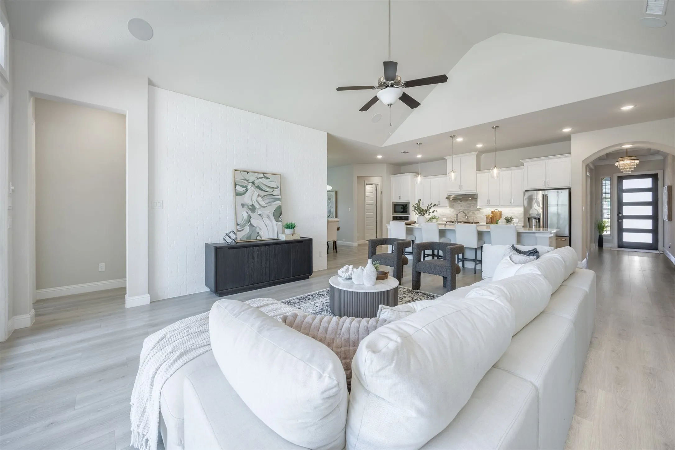 Single Family Residence For Rent in Denton County , 15688 Tea Tree Road, Frisco, Texas 75033, 5 Bedroom, 4 Bathroom, 2 Garage spaces, 3,470 Sqft, built in 2020, mls#21397225, Real Estate Agent in Frisco, Homes For Rent in Denton county, Homes For Rent in Frisco, Realtor in Frisco Texas, Real Estate Brokerage Independent Realty Texas, Luminita Cordes Realtor