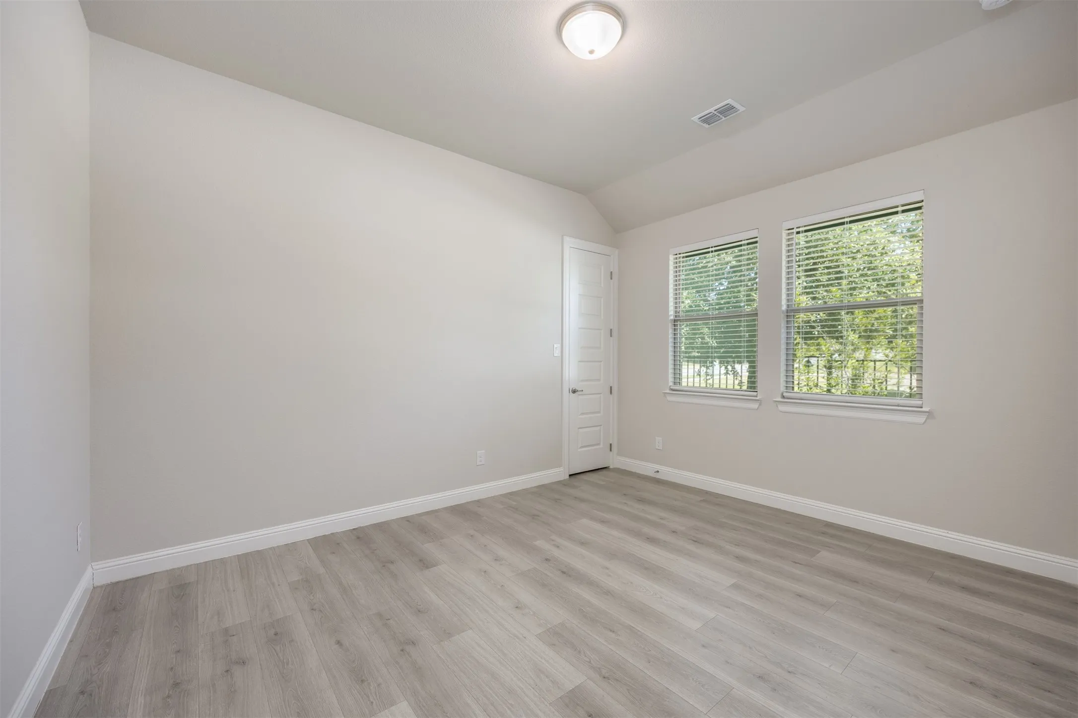 Single Family Residence For Rent in Denton County , 15688 Tea Tree Road, Frisco, Texas 75033, 5 Bedroom, 4 Bathroom, 2 Garage spaces, 3,470 Sqft, built in 2020, mls#21397225, Real Estate Agent in Frisco, Homes For Rent in Denton county, Homes For Rent in Frisco, Realtor in Frisco Texas, Real Estate Brokerage Independent Realty Texas, Luminita Cordes Realtor