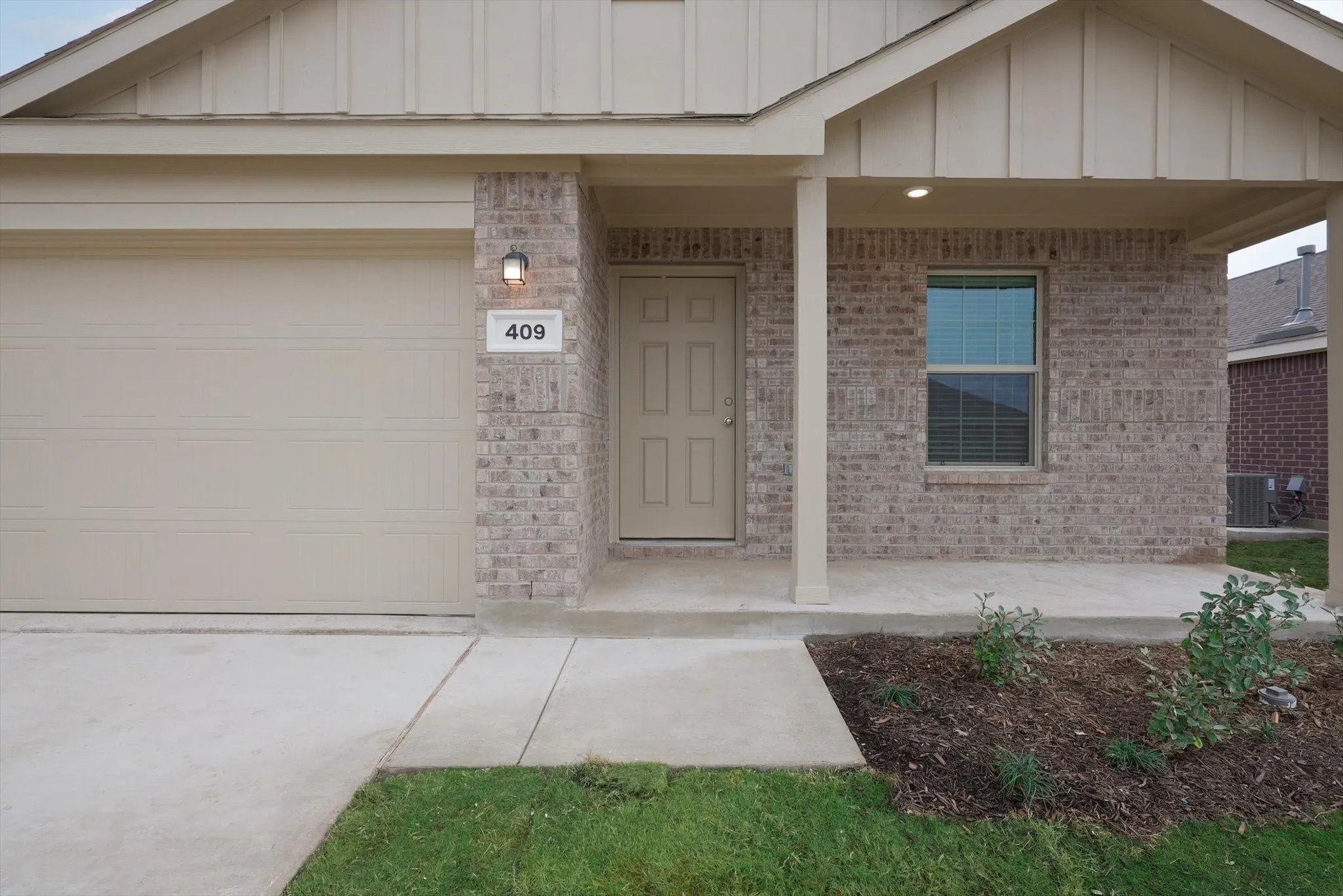 Single Family Residence For Rent in Collin County , 409 Laurenbrooke Drive, Anna, Texas 75409, 3 Bedroom, 2 Bathroom, 2 Garage spaces, 1,302 Sqft, built in 2021, mls#21397227, Real Estate Agent in Anna, Homes For Rent in Collin county, Homes For Rent in Anna, Realtor in Anna Texas, Real Estate Brokerage Independent Realty Texas, Luminita Cordes Realtor