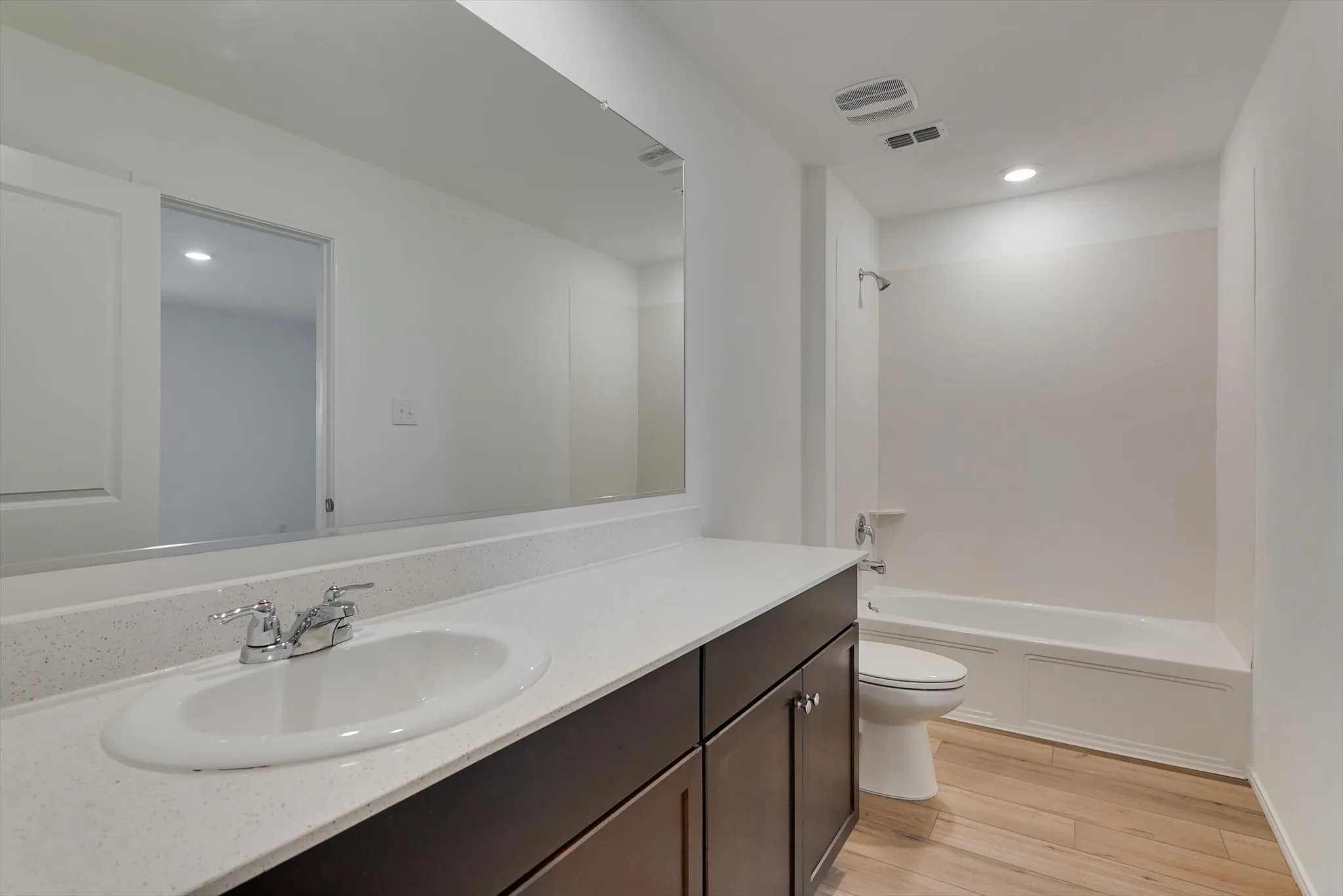 Single Family Residence For Rent in Collin County , 409 Laurenbrooke Drive, Anna, Texas 75409, 3 Bedroom, 2 Bathroom, 2 Garage spaces, 1,302 Sqft, built in 2021, mls#21397227, Real Estate Agent in Anna, Homes For Rent in Collin county, Homes For Rent in Anna, Realtor in Anna Texas, Real Estate Brokerage Independent Realty Texas, Luminita Cordes Realtor
