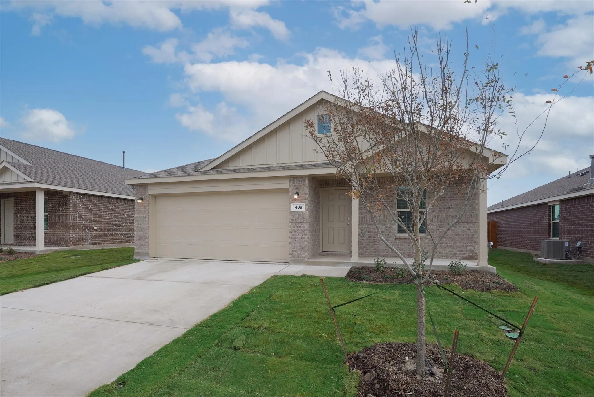 Single Family Residence For Rent in Collin County , 409 Laurenbrooke Drive, Anna, Texas 75409, 3 Bedroom, 2 Bathroom, 2 Garage spaces, 1,302 Sqft, built in 2021, mls#21397227, Real Estate Agent in Anna, Homes For Rent in Collin county, Homes For Rent in Anna, Realtor in Anna Texas, Real Estate Brokerage Independent Realty Texas, Luminita Cordes Realtor