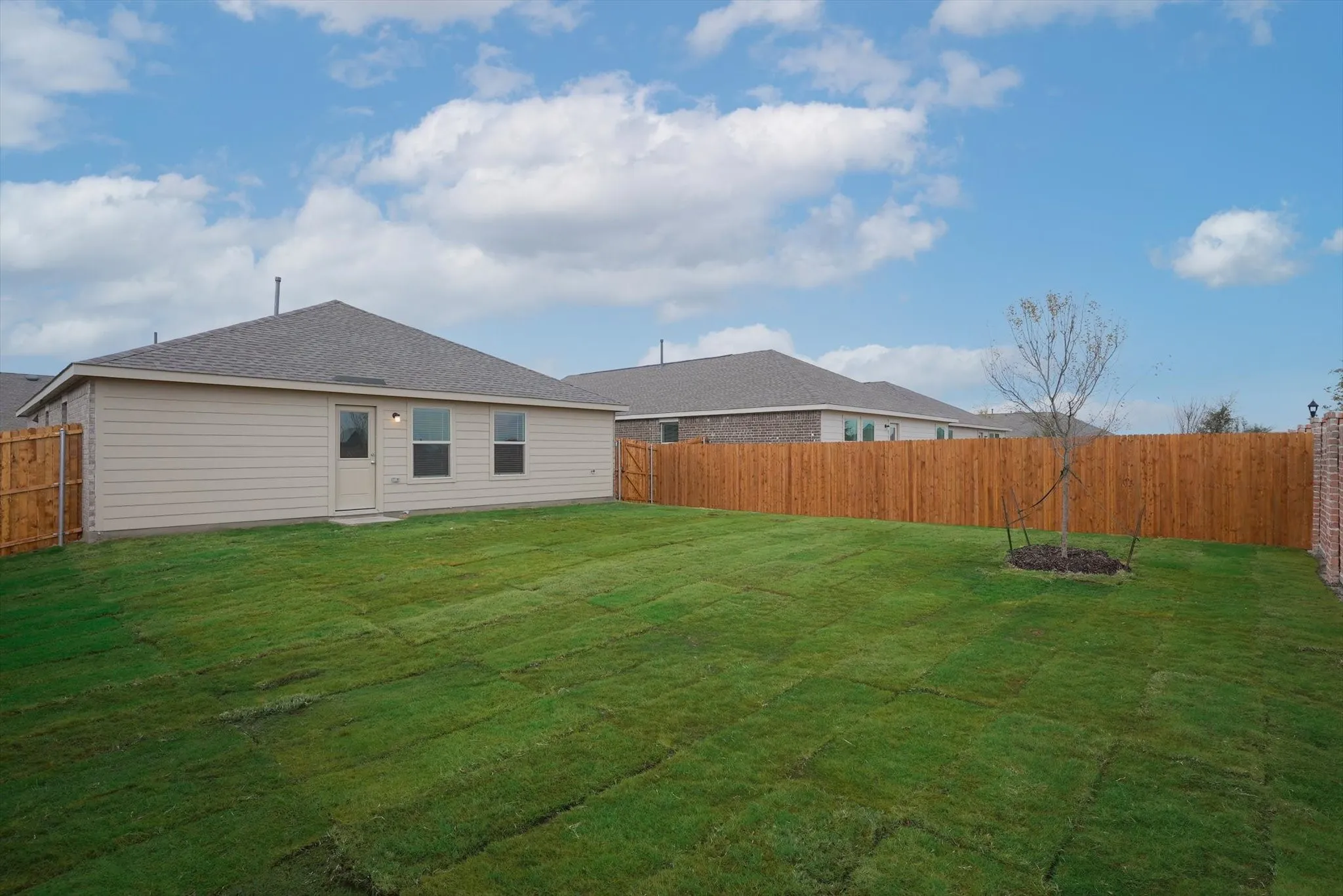 Single Family Residence For Rent in Collin County , 409 Laurenbrooke Drive, Anna, Texas 75409, 3 Bedroom, 2 Bathroom, 2 Garage spaces, 1,302 Sqft, built in 2021, mls#21397227, Real Estate Agent in Anna, Homes For Rent in Collin county, Homes For Rent in Anna, Realtor in Anna Texas, Real Estate Brokerage Independent Realty Texas, Luminita Cordes Realtor