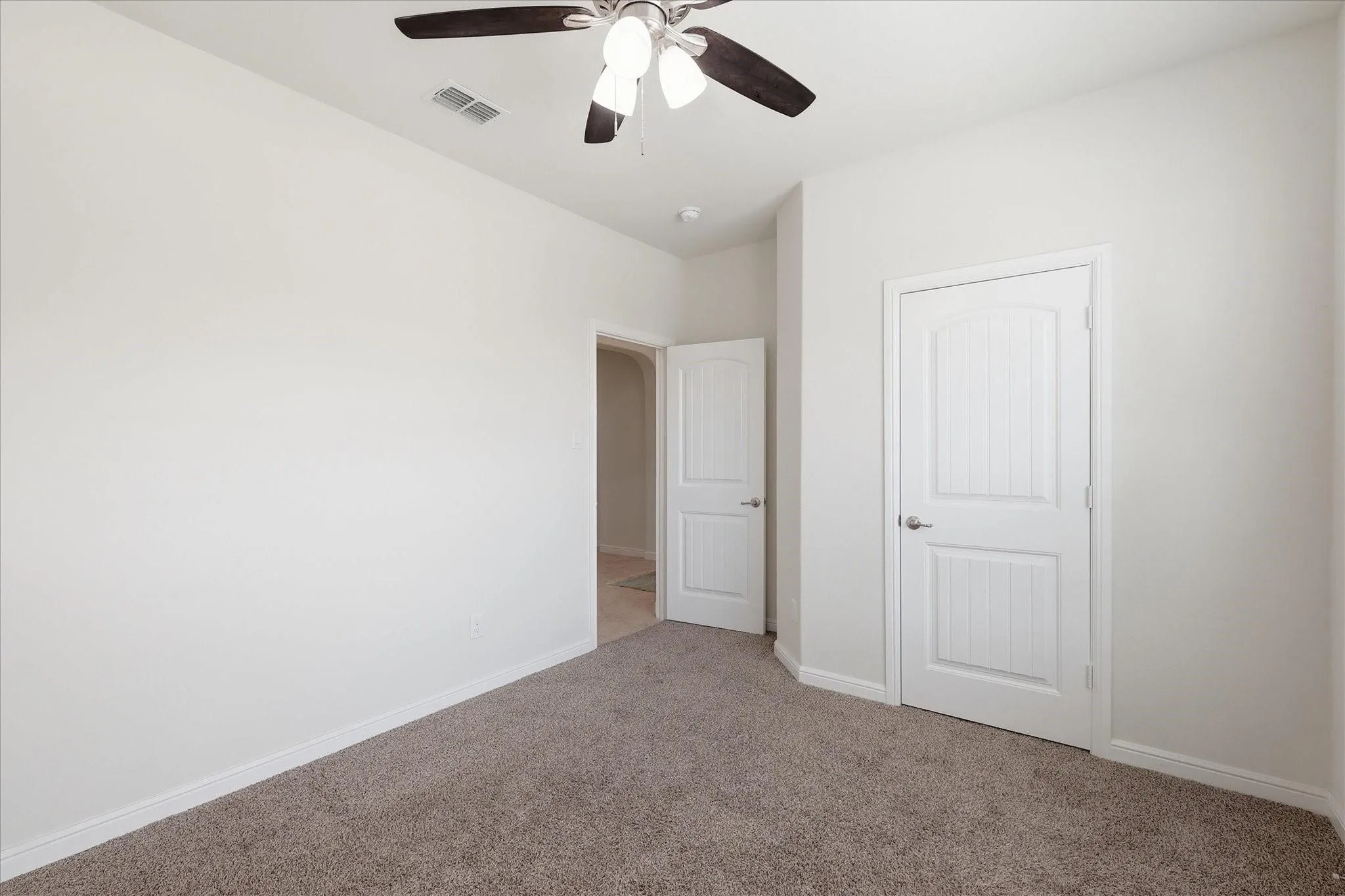 Single Family Residence For Sale in Denton County , 4312 Lost Creek Road, Denton, Texas 76210, 4 Bedroom, 2 Bathroom, 2 Garage spaces, 2,010 Sqft, built in 2019, mls#21395077, Real Estate Agent in Denton, Homes For Sale in Denton county, Homes For Sale in Denton, Realtor in Denton Texas, Real Estate Brokerage Independent Realty Texas, Luminita Cordes Realtor