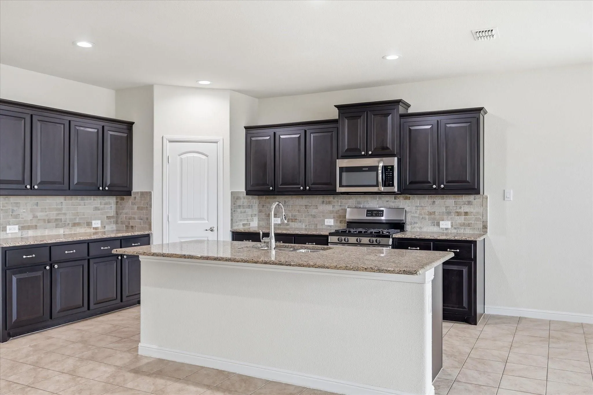 Single Family Residence For Sale in Denton County , 4312 Lost Creek Road, Denton, Texas 76210, 4 Bedroom, 2 Bathroom, 2 Garage spaces, 2,010 Sqft, built in 2019, mls#21395077, Real Estate Agent in Denton, Homes For Sale in Denton county, Homes For Sale in Denton, Realtor in Denton Texas, Real Estate Brokerage Independent Realty Texas, Luminita Cordes Realtor