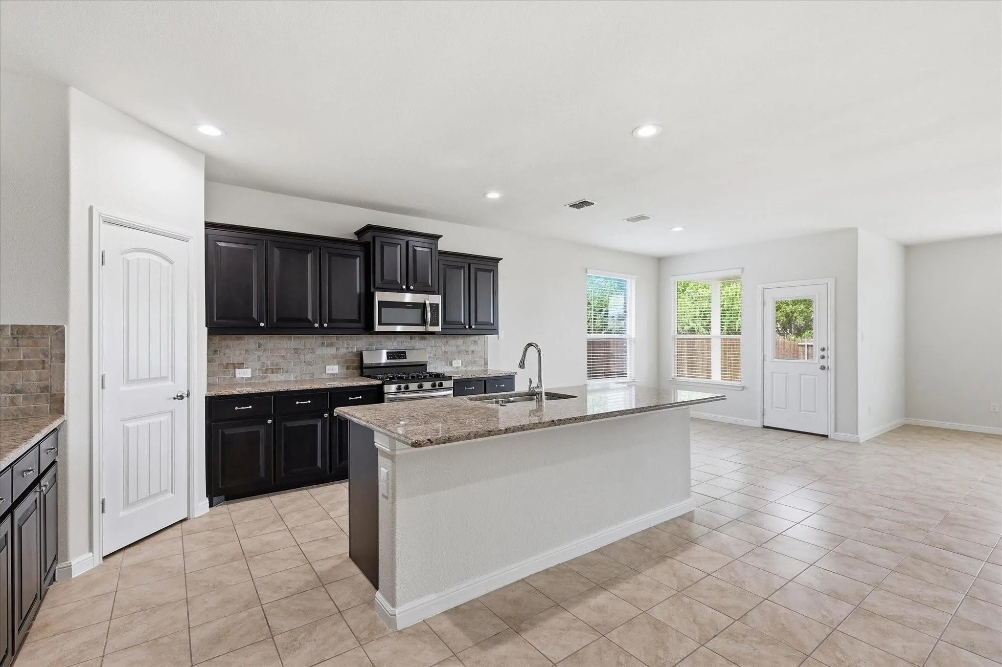 Single Family Residence For Sale in Denton County , 4312 Lost Creek Road, Denton, Texas 76210, 4 Bedroom, 2 Bathroom, 2 Garage spaces, 2,010 Sqft, built in 2019, mls#21395077, Real Estate Agent in Denton, Homes For Sale in Denton county, Homes For Sale in Denton, Realtor in Denton Texas, Real Estate Brokerage Independent Realty Texas, Luminita Cordes Realtor