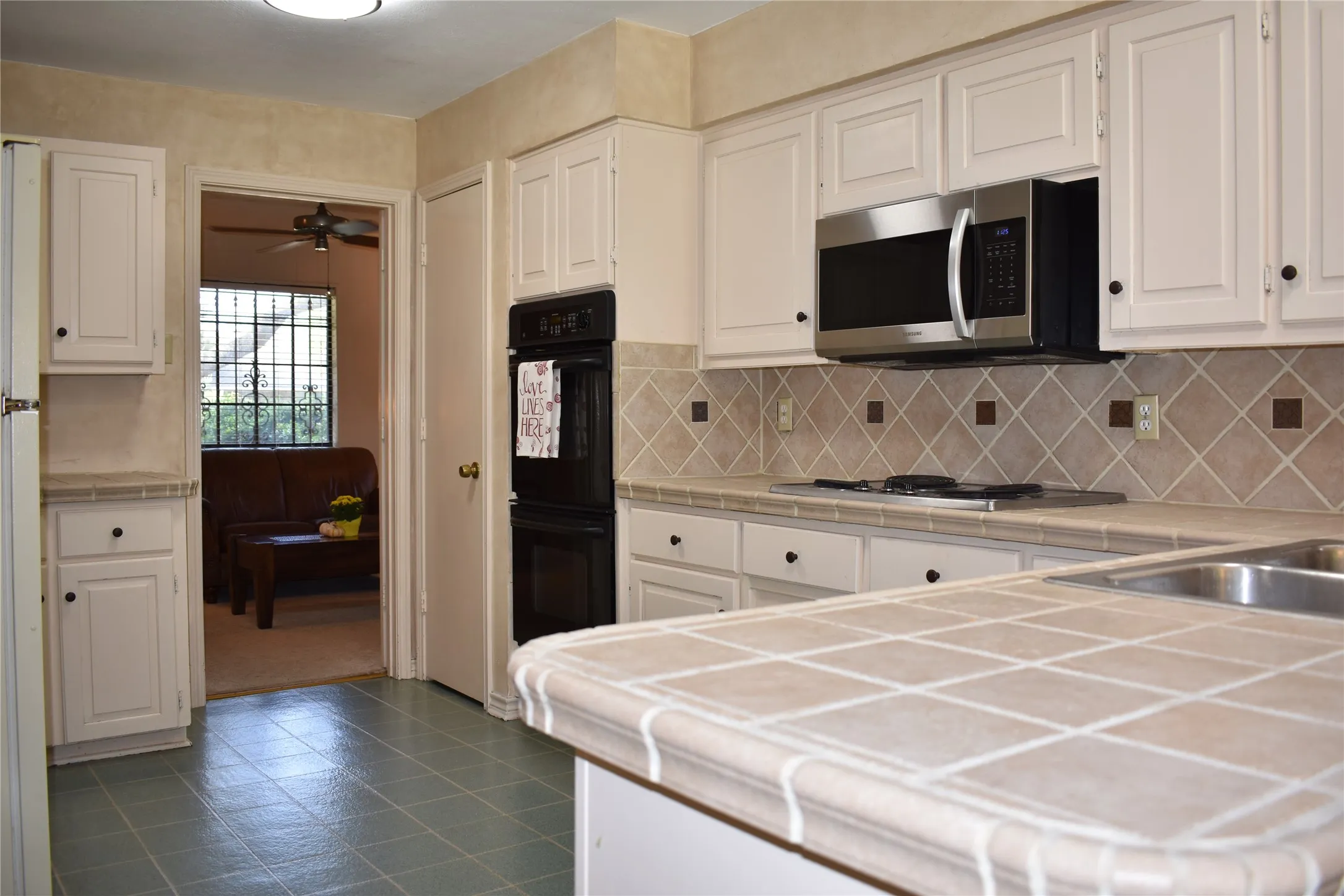 Single Family Residence For Sale in Collin County , 3003 Creekbend Drive, Plano, Texas 75075, 4 Bedroom, 3 Bathroom, 2 Garage spaces, 2,590 Sqft, built in 1973, mls#21397232, Real Estate Agent in Plano, Homes For Sale in Collin county, Homes For Sale in Plano, Realtor in Plano Texas, Real Estate Brokerage Independent Realty Texas, Luminita Cordes Realtor
