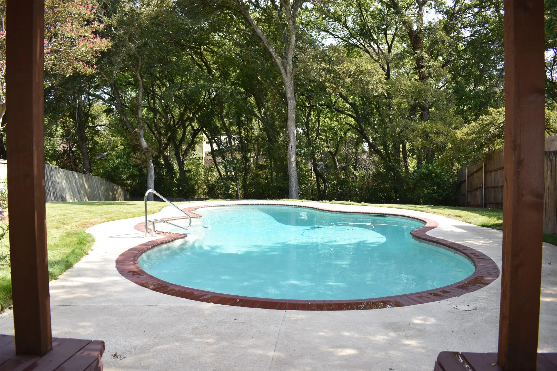 Single Family Residence For Sale in Collin County , 3003 Creekbend Drive, Plano, Texas 75075, 4 Bedroom, 3 Bathroom, 2 Garage spaces, 2,590 Sqft, built in 1973, mls#21397232, Real Estate Agent in Plano, Homes For Sale in Collin county, Homes For Sale in Plano, Realtor in Plano Texas, Real Estate Brokerage Independent Realty Texas, Luminita Cordes Realtor
