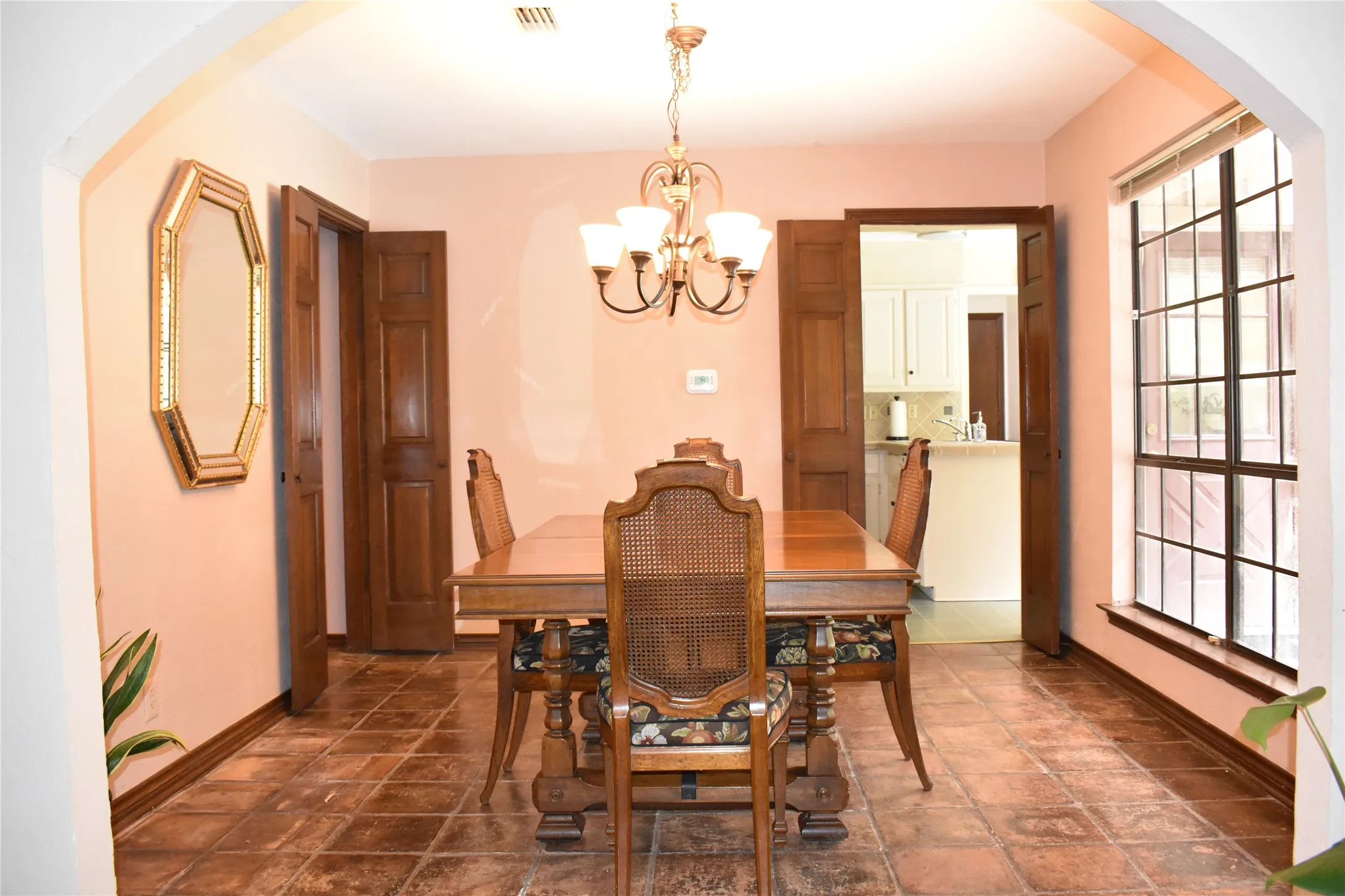 Single Family Residence For Sale in Collin County , 3003 Creekbend Drive, Plano, Texas 75075, 4 Bedroom, 3 Bathroom, 2 Garage spaces, 2,590 Sqft, built in 1973, mls#21397232, Real Estate Agent in Plano, Homes For Sale in Collin county, Homes For Sale in Plano, Realtor in Plano Texas, Real Estate Brokerage Independent Realty Texas, Luminita Cordes Realtor