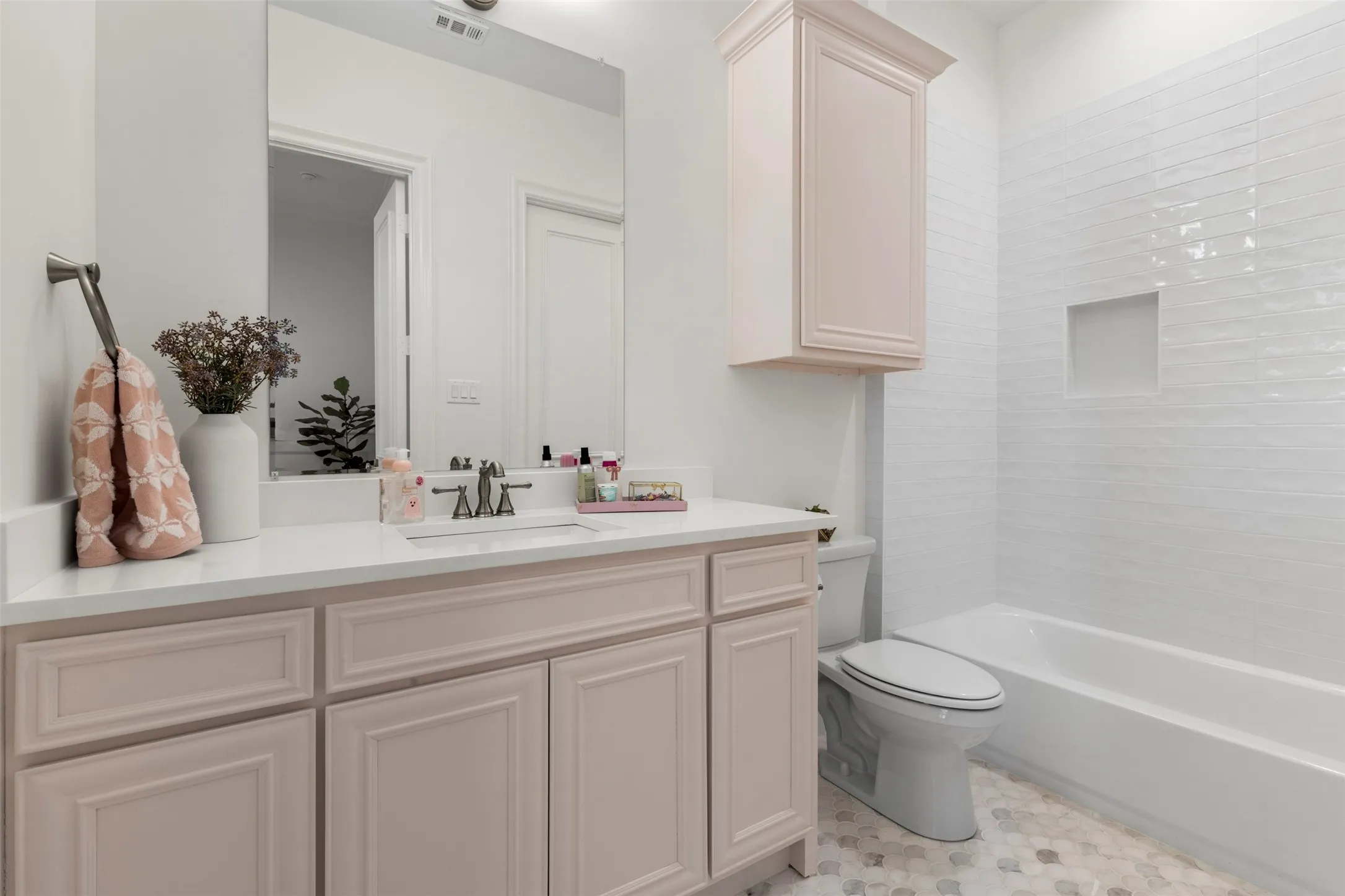 Bed #3 Bathroom with scalloped marble flooring