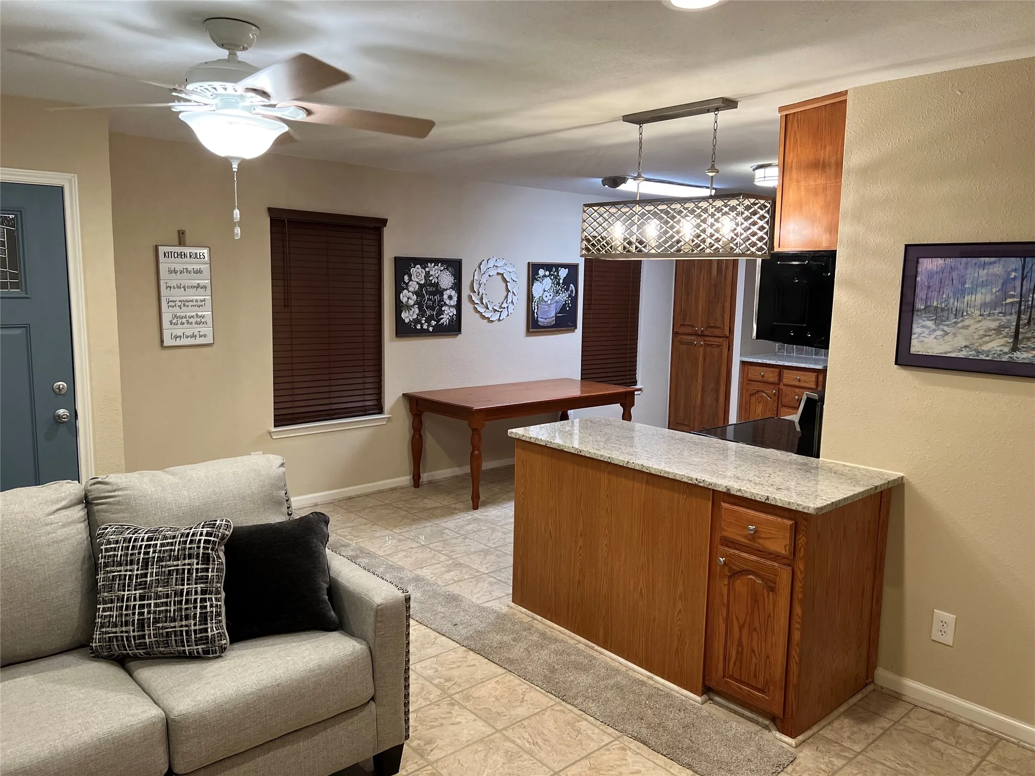 Single Family Residence For Rent in Tarrant County , 2457 Sweetwood Drive, Fort Worth, Texas 76131, 2 Bedroom, 1 Bathroom, Garage spaces, 828 Sqft, built in 1982, mls#21394403, Real Estate Agent in Fort Worth, Homes For Rent in Tarrant county, Homes For Rent in Fort Worth, Realtor in Fort Worth Texas, Real Estate Brokerage Independent Realty Texas, Luminita Cordes Realtor