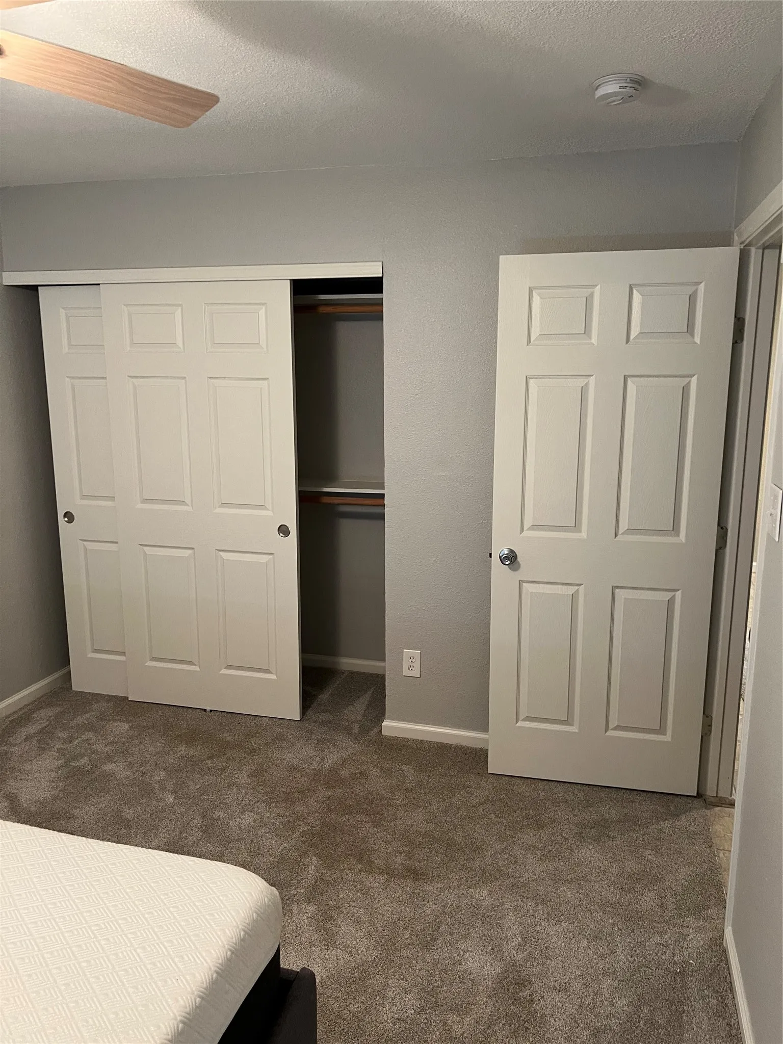 Single Family Residence For Rent in Tarrant County , 2457 Sweetwood Drive, Fort Worth, Texas 76131, 2 Bedroom, 1 Bathroom, Garage spaces, 828 Sqft, built in 1982, mls#21394403, Real Estate Agent in Fort Worth, Homes For Rent in Tarrant county, Homes For Rent in Fort Worth, Realtor in Fort Worth Texas, Real Estate Brokerage Independent Realty Texas, Luminita Cordes Realtor