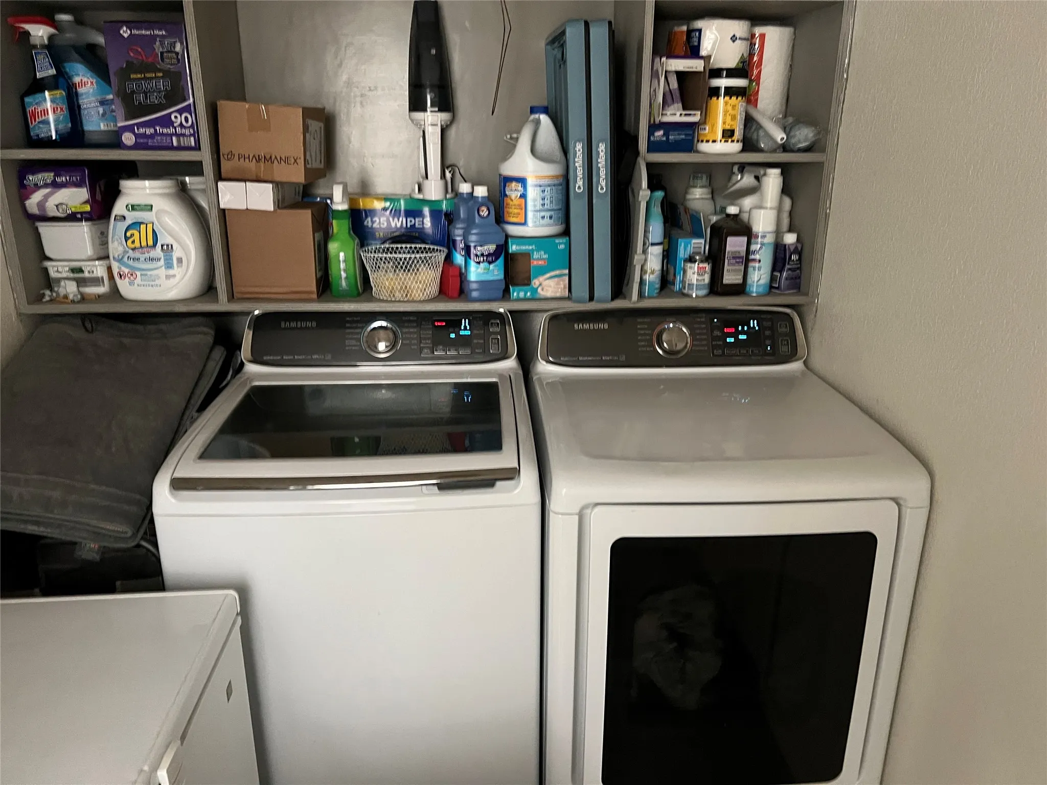Single Family Residence For Rent in Tarrant County , 2457 Sweetwood Drive, Fort Worth, Texas 76131, 2 Bedroom, 1 Bathroom, Garage spaces, 828 Sqft, built in 1982, mls#21394403, Real Estate Agent in Fort Worth, Homes For Rent in Tarrant county, Homes For Rent in Fort Worth, Realtor in Fort Worth Texas, Real Estate Brokerage Independent Realty Texas, Luminita Cordes Realtor