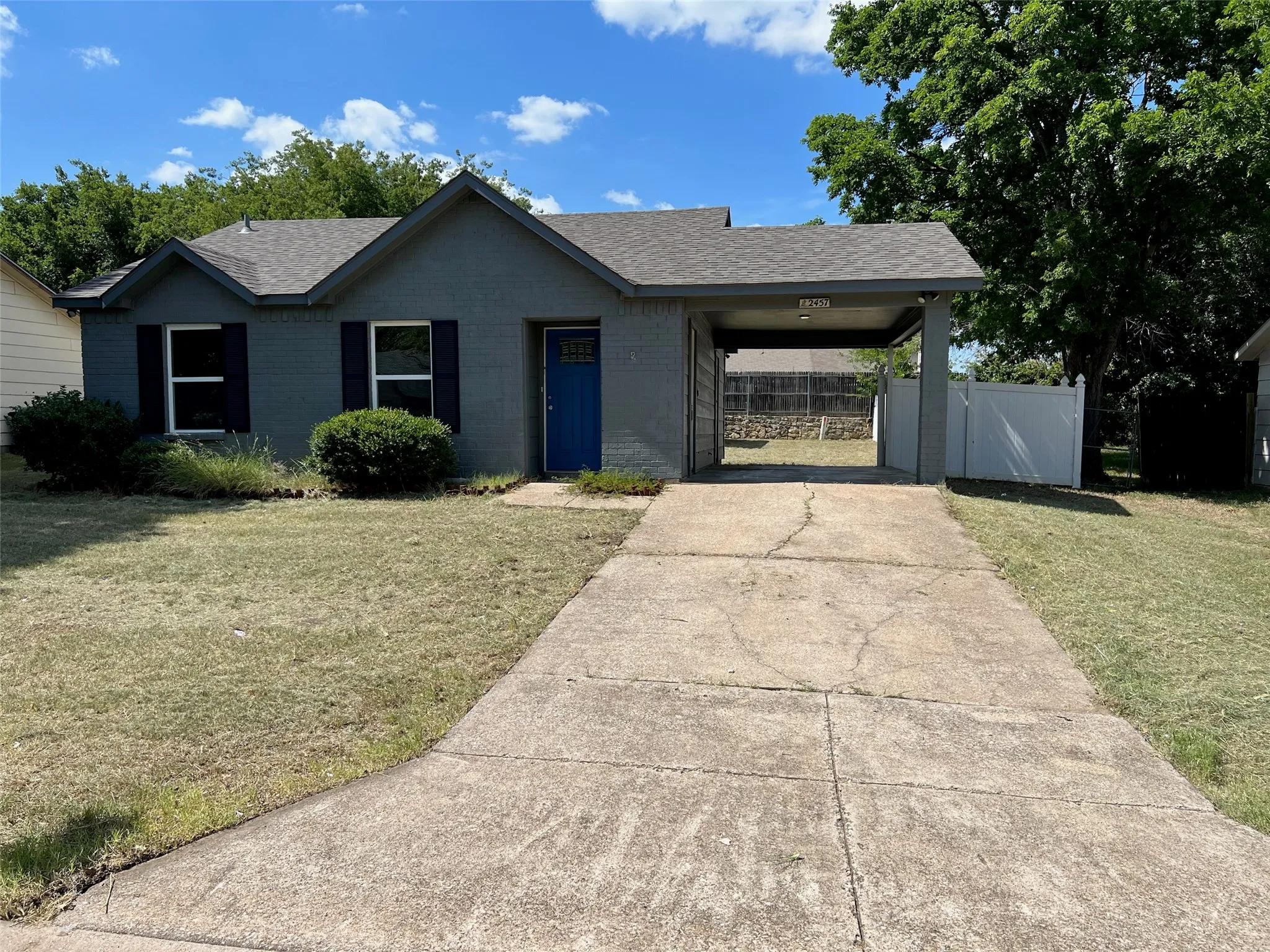 Single Family Residence For Rent in Tarrant County , 2457 Sweetwood Drive, Fort Worth, Texas 76131, 2 Bedroom, 1 Bathroom, Garage spaces, 828 Sqft, built in 1982, mls#21394403, Real Estate Agent in Fort Worth, Homes For Rent in Tarrant county, Homes For Rent in Fort Worth, Realtor in Fort Worth Texas, Real Estate Brokerage Independent Realty Texas, Luminita Cordes Realtor