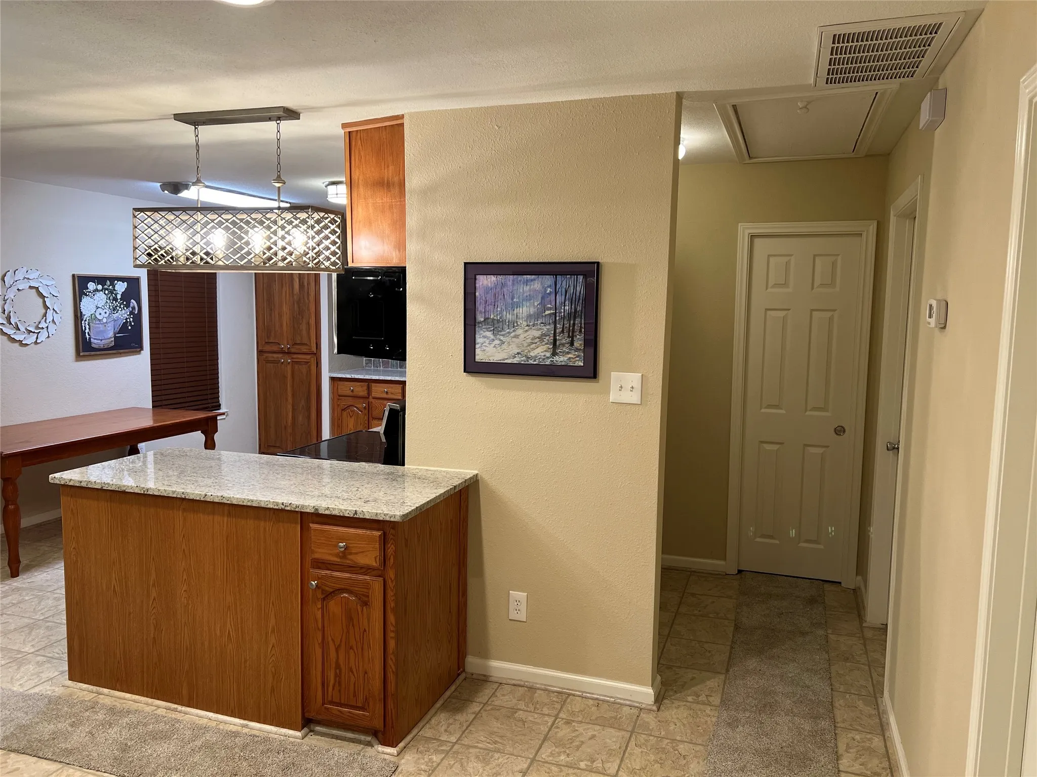 Single Family Residence For Rent in Tarrant County , 2457 Sweetwood Drive, Fort Worth, Texas 76131, 2 Bedroom, 1 Bathroom, Garage spaces, 828 Sqft, built in 1982, mls#21394403, Real Estate Agent in Fort Worth, Homes For Rent in Tarrant county, Homes For Rent in Fort Worth, Realtor in Fort Worth Texas, Real Estate Brokerage Independent Realty Texas, Luminita Cordes Realtor