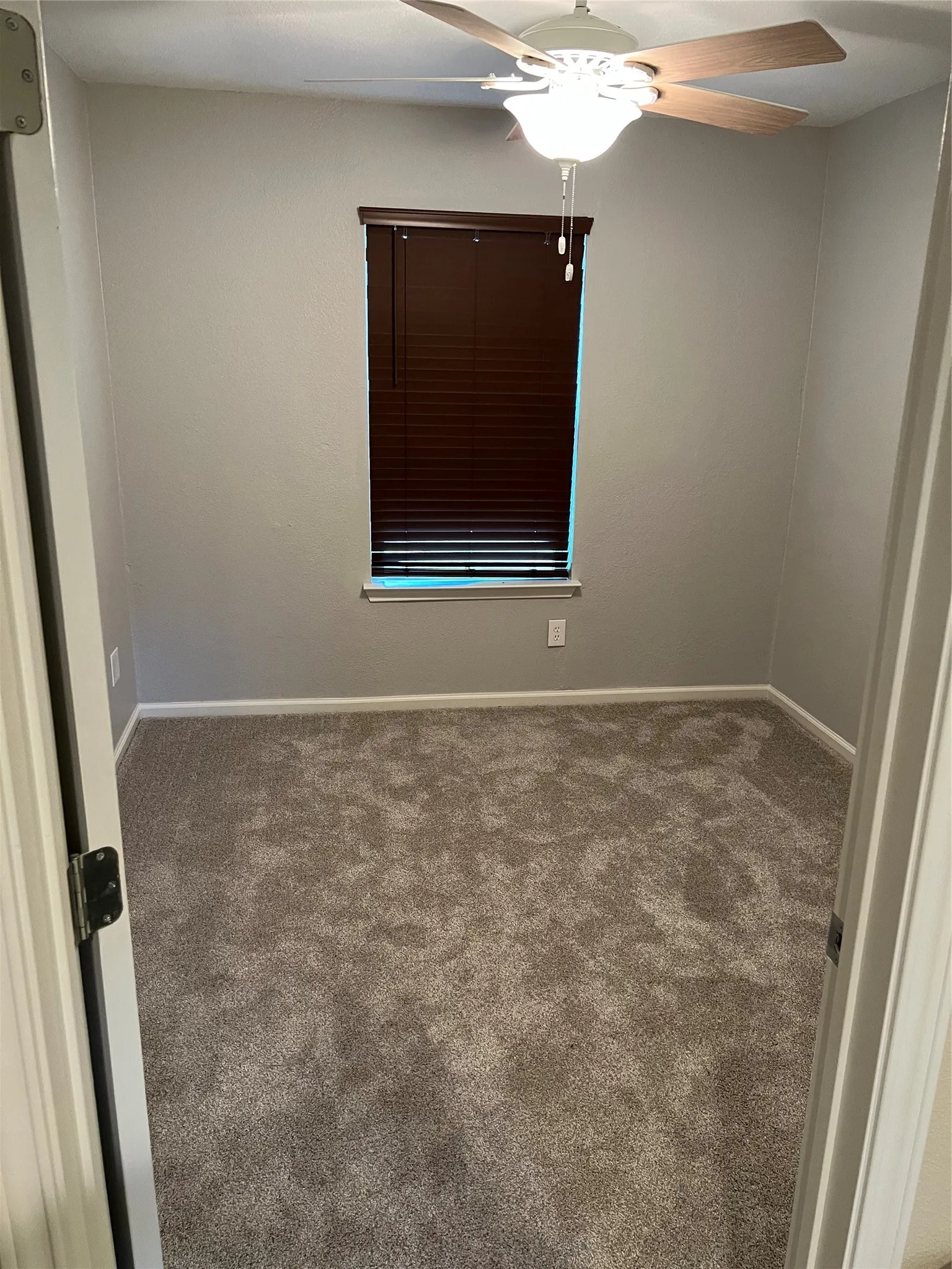 Single Family Residence For Rent in Tarrant County , 2457 Sweetwood Drive, Fort Worth, Texas 76131, 2 Bedroom, 1 Bathroom, Garage spaces, 828 Sqft, built in 1982, mls#21394403, Real Estate Agent in Fort Worth, Homes For Rent in Tarrant county, Homes For Rent in Fort Worth, Realtor in Fort Worth Texas, Real Estate Brokerage Independent Realty Texas, Luminita Cordes Realtor