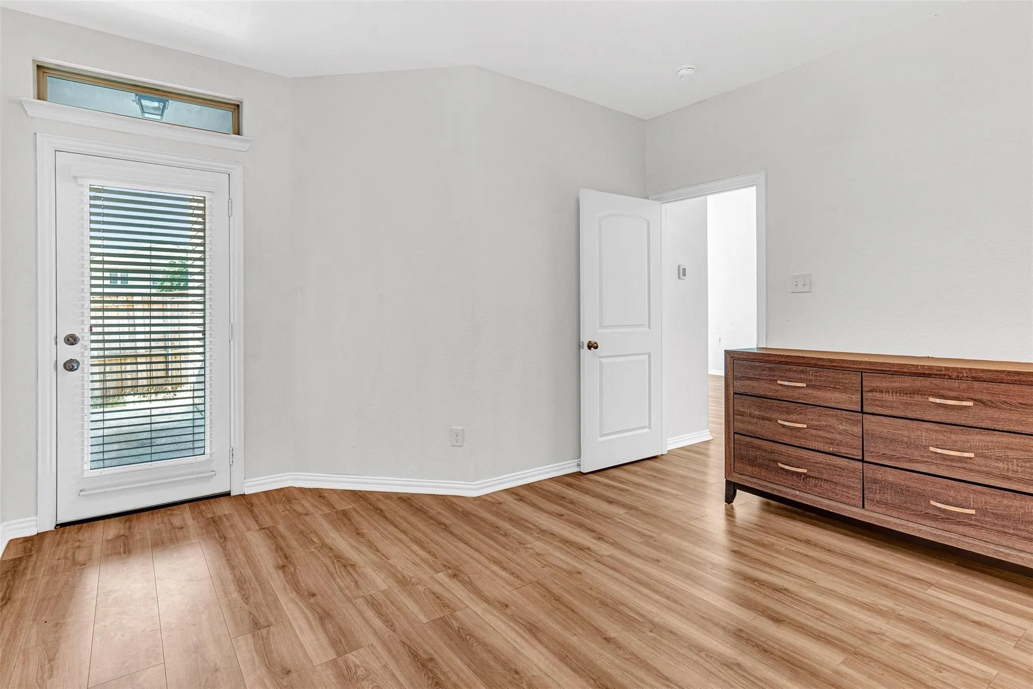 Townhouse For Rent in Dallas County , 3724 Sicily Street, Irving, Texas 75038, 3 Bedroom, 3 Bathroom, 2 Garage spaces, 1,929 Sqft, built in 2014, mls#21397243, Real Estate Agent in Irving, Homes For Rent in Dallas county, Homes For Rent in Irving, Realtor in Irving Texas, Real Estate Brokerage Independent Realty Texas, Luminita Cordes Realtor