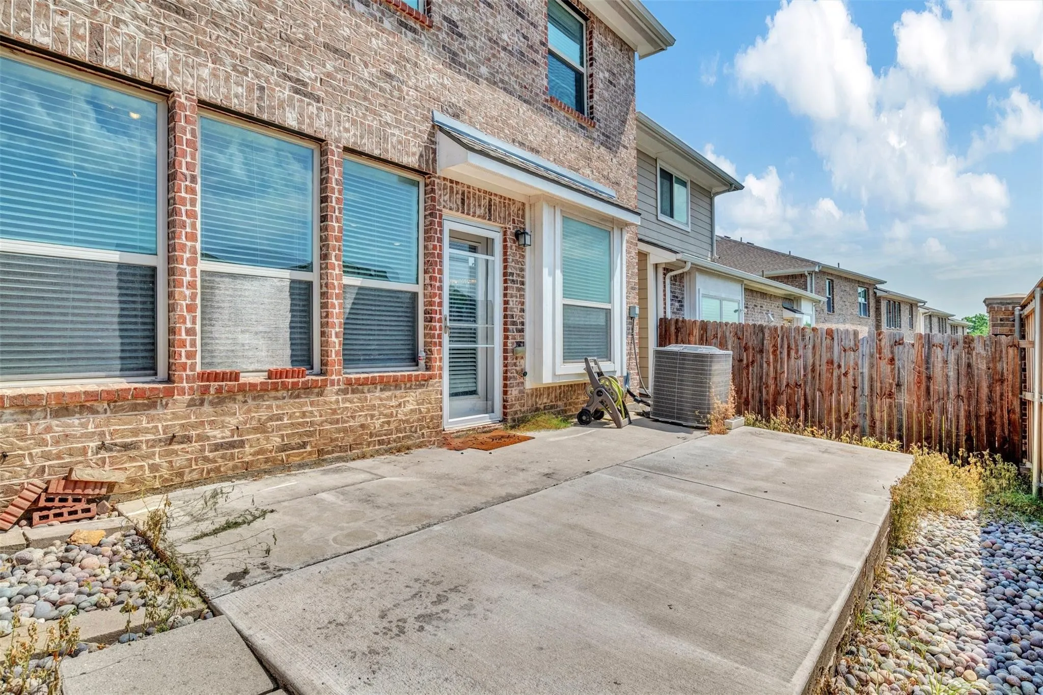 Townhouse For Rent in Dallas County , 3724 Sicily Street, Irving, Texas 75038, 3 Bedroom, 3 Bathroom, 2 Garage spaces, 1,929 Sqft, built in 2014, mls#21397243, Real Estate Agent in Irving, Homes For Rent in Dallas county, Homes For Rent in Irving, Realtor in Irving Texas, Real Estate Brokerage Independent Realty Texas, Luminita Cordes Realtor
