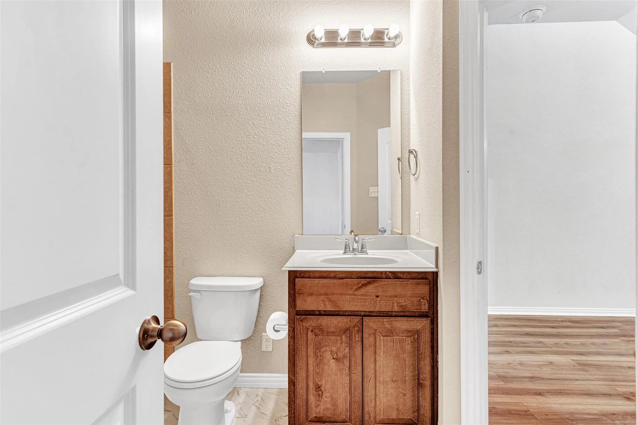 Townhouse For Rent in Dallas County , 3724 Sicily Street, Irving, Texas 75038, 3 Bedroom, 3 Bathroom, 2 Garage spaces, 1,929 Sqft, built in 2014, mls#21397243, Real Estate Agent in Irving, Homes For Rent in Dallas county, Homes For Rent in Irving, Realtor in Irving Texas, Real Estate Brokerage Independent Realty Texas, Luminita Cordes Realtor