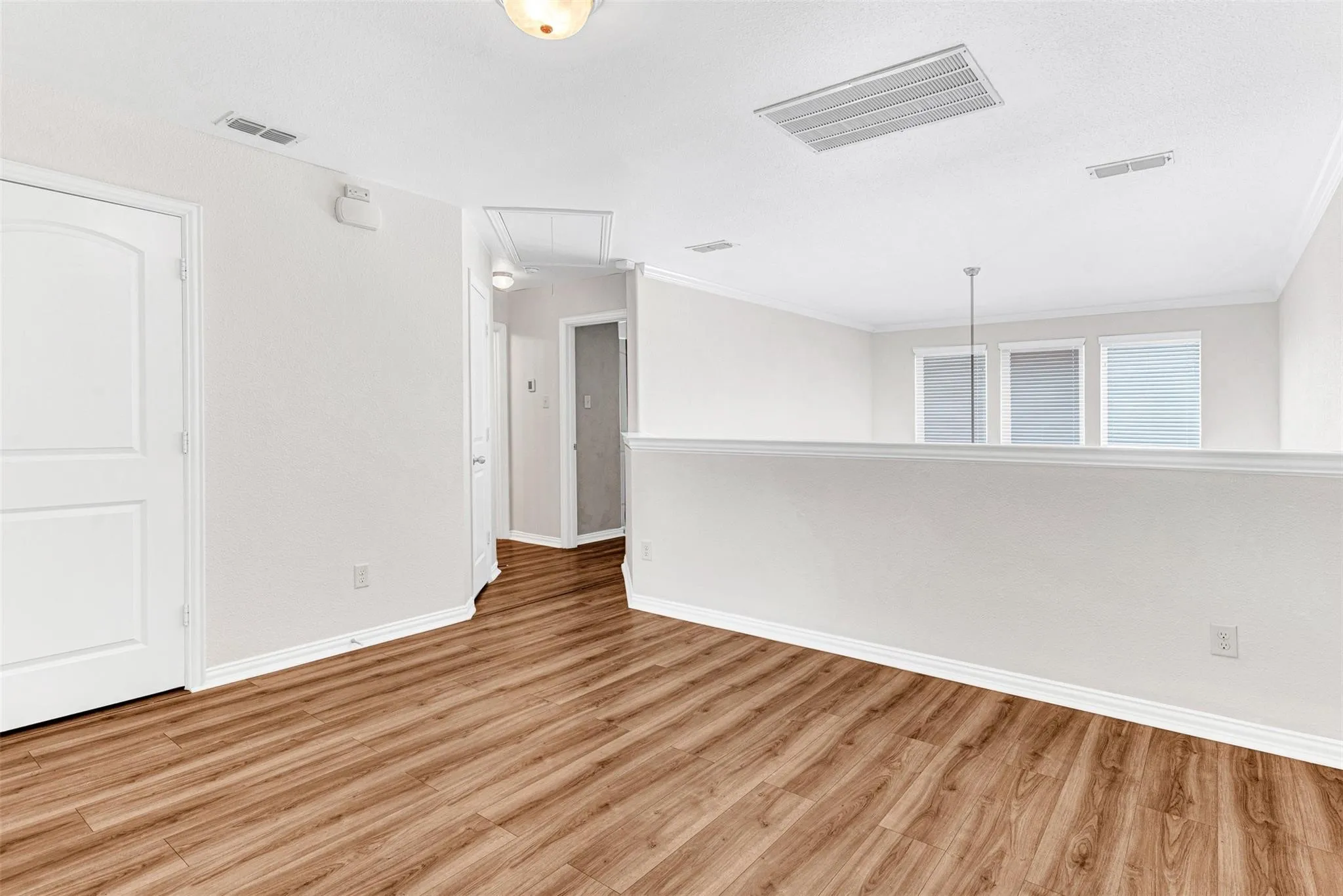 Townhouse For Rent in Dallas County , 3724 Sicily Street, Irving, Texas 75038, 3 Bedroom, 3 Bathroom, 2 Garage spaces, 1,929 Sqft, built in 2014, mls#21397243, Real Estate Agent in Irving, Homes For Rent in Dallas county, Homes For Rent in Irving, Realtor in Irving Texas, Real Estate Brokerage Independent Realty Texas, Luminita Cordes Realtor