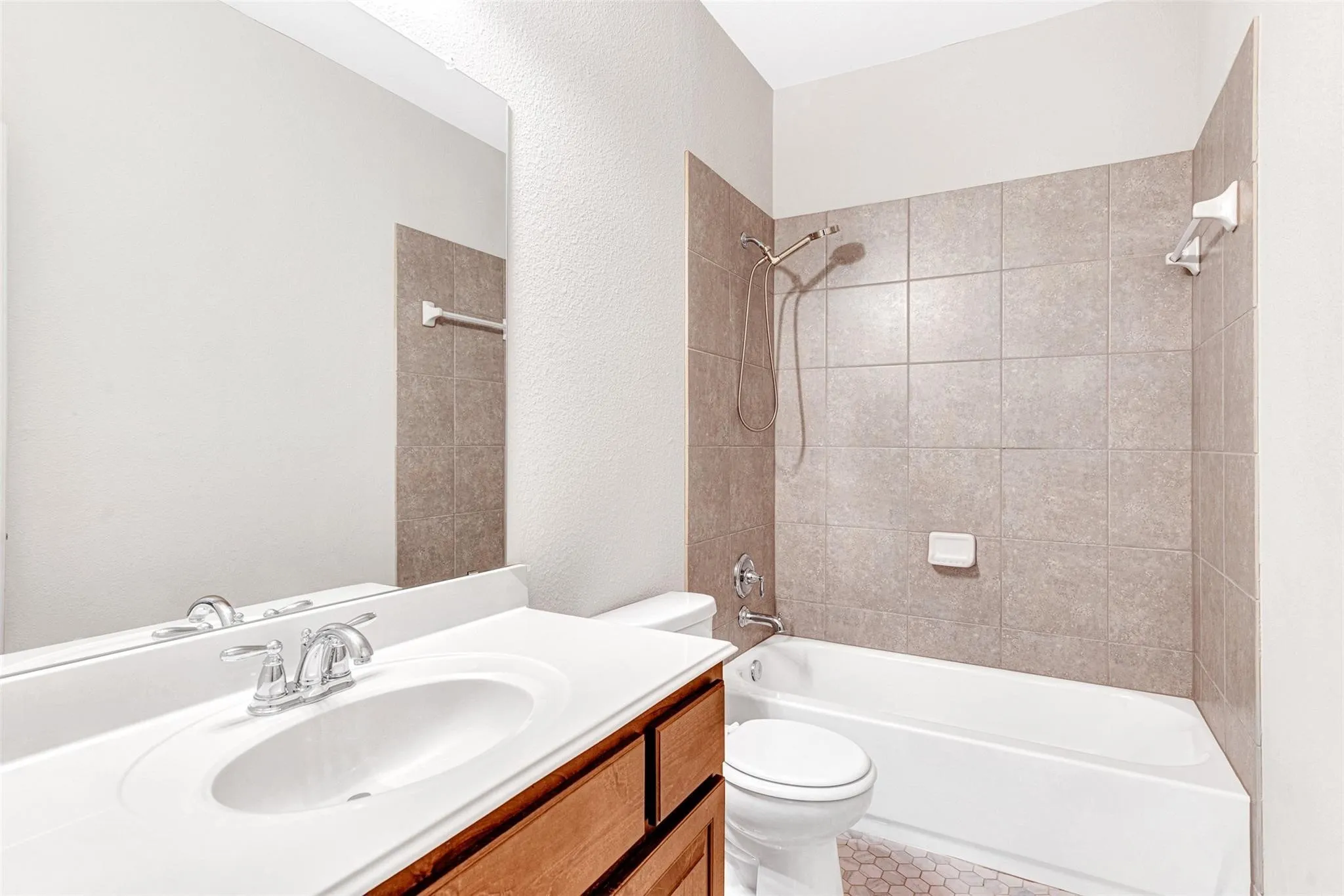 Townhouse For Rent in Dallas County , 3724 Sicily Street, Irving, Texas 75038, 3 Bedroom, 3 Bathroom, 2 Garage spaces, 1,929 Sqft, built in 2014, mls#21397243, Real Estate Agent in Irving, Homes For Rent in Dallas county, Homes For Rent in Irving, Realtor in Irving Texas, Real Estate Brokerage Independent Realty Texas, Luminita Cordes Realtor