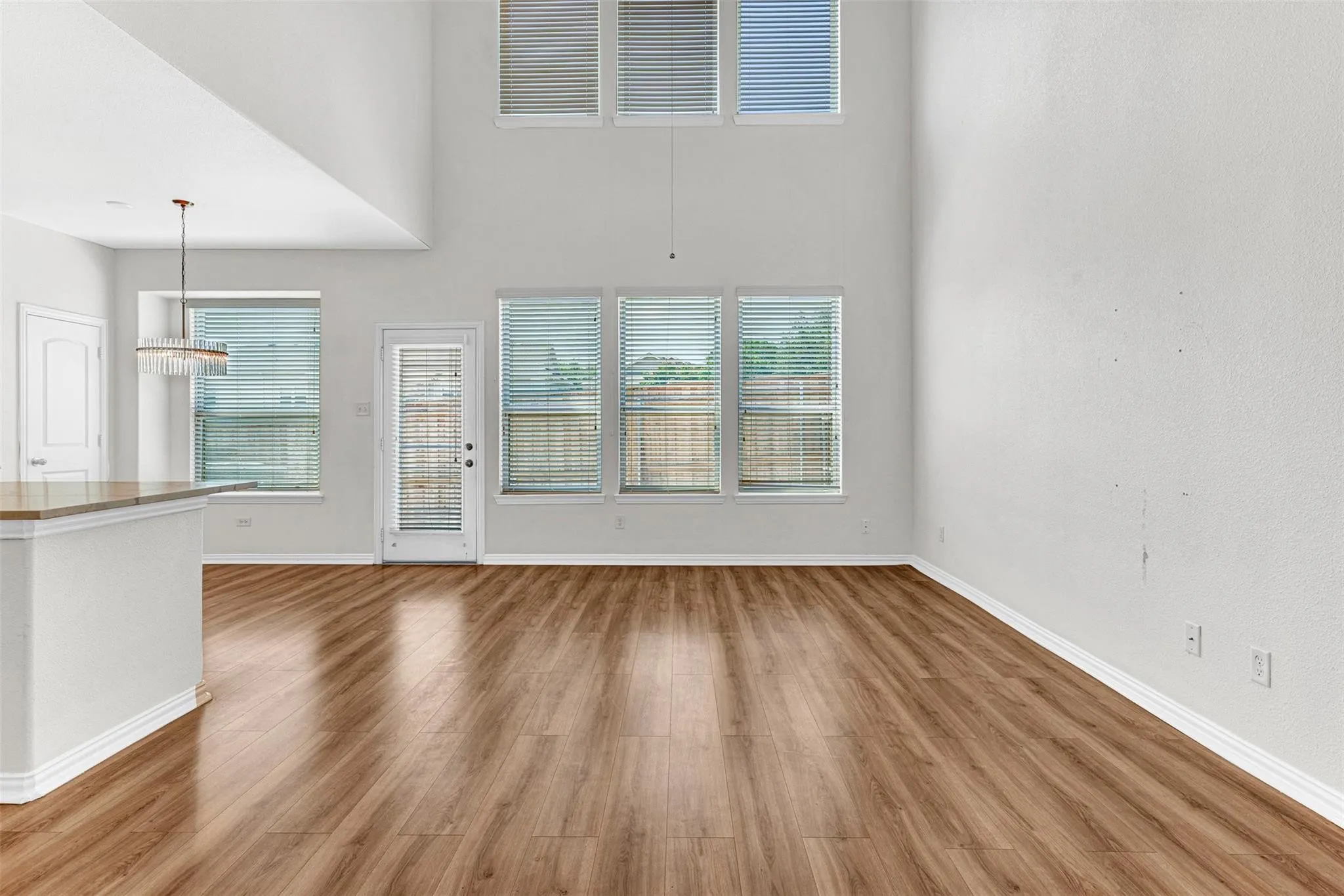 Townhouse For Rent in Dallas County , 3724 Sicily Street, Irving, Texas 75038, 3 Bedroom, 3 Bathroom, 2 Garage spaces, 1,929 Sqft, built in 2014, mls#21397243, Real Estate Agent in Irving, Homes For Rent in Dallas county, Homes For Rent in Irving, Realtor in Irving Texas, Real Estate Brokerage Independent Realty Texas, Luminita Cordes Realtor
