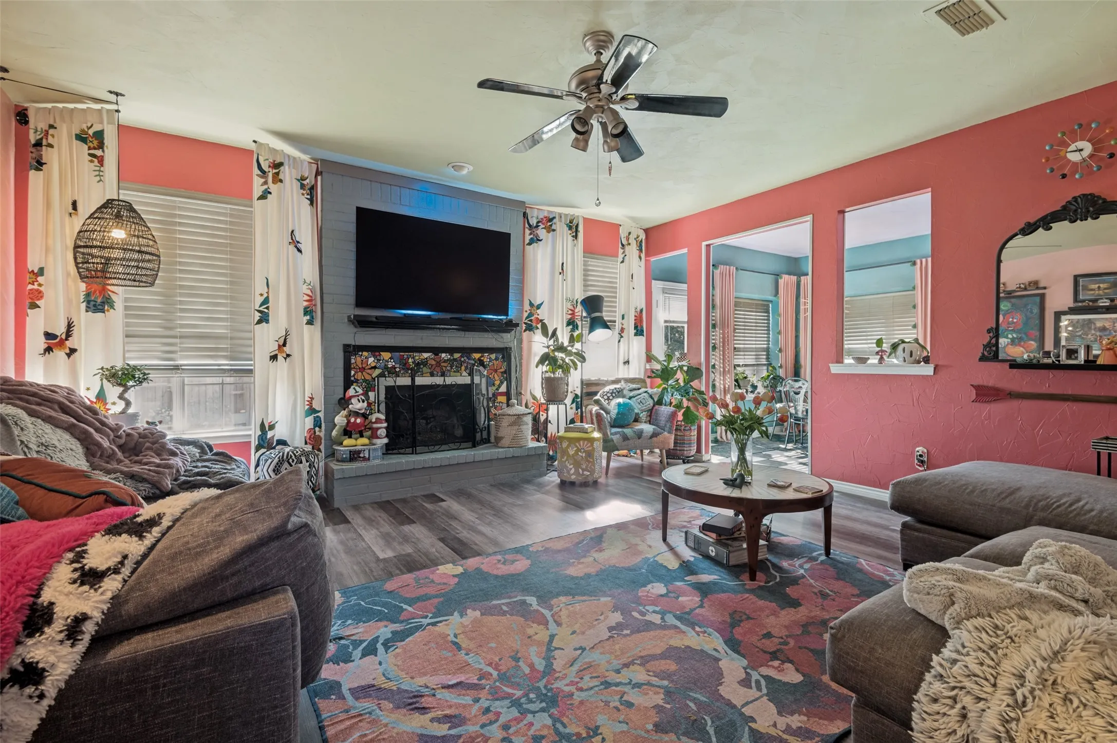 Single Family Residence For Sale in Tarrant County , 925 Rio Vista Lane, Arlington, Texas 76017, 4 Bedroom, 3 Bathroom, 2 Garage spaces, 2,348 Sqft, built in 1991, mls#21396467, Real Estate Agent in Arlington, Homes For Sale in Tarrant county, Homes For Sale in Arlington, Realtor in Arlington Texas, Real Estate Brokerage Independent Realty Texas, Luminita Cordes Realtor