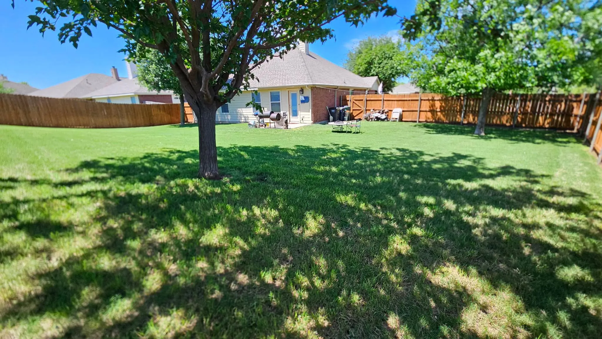 Single Family Residence For Rent in Tarrant County , 13744 Village Vista Drive, Fort Worth, Texas 76052, 3 Bedroom, 2 Bathroom, 2 Garage spaces, 1,824 Sqft, built in 2005, mls#21394496, Real Estate Agent in Fort Worth, Homes For Rent in Tarrant county, Homes For Rent in Fort Worth, Realtor in Fort Worth Texas, Real Estate Brokerage Independent Realty Texas, Luminita Cordes Realtor